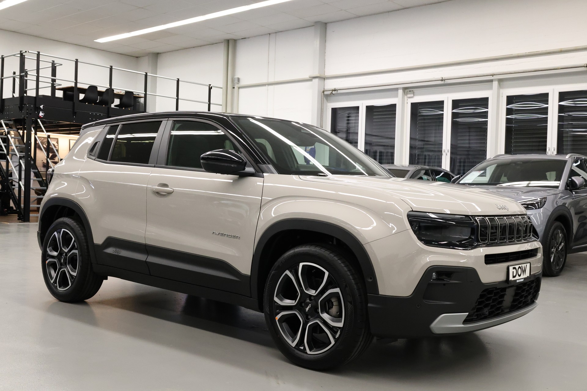 JEEP Avenger 1.2 MHEV Summit-showroom-element-3