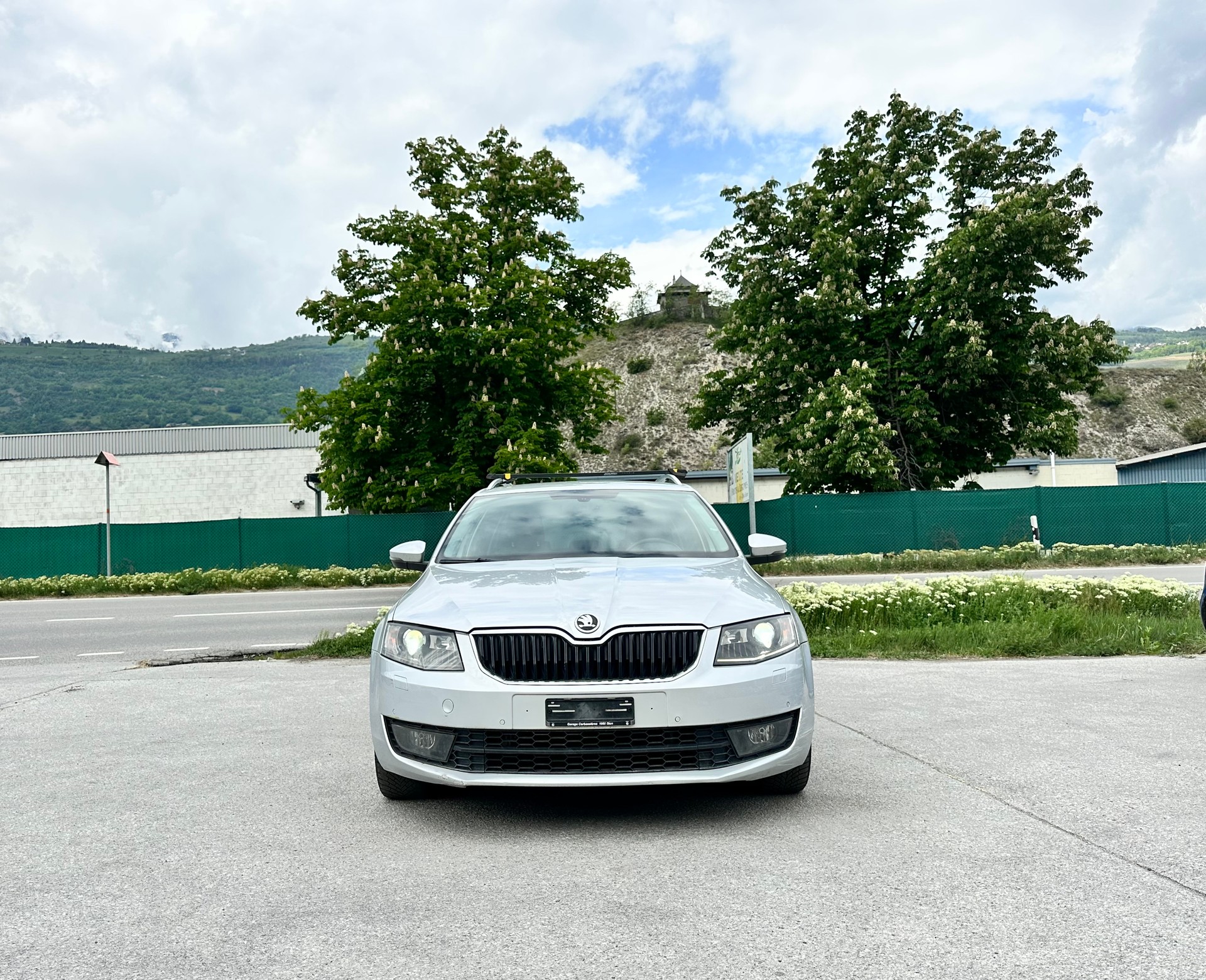 SKODA Octavia Combi 1.8 TSI Ambition 4x4 DSG-image-2