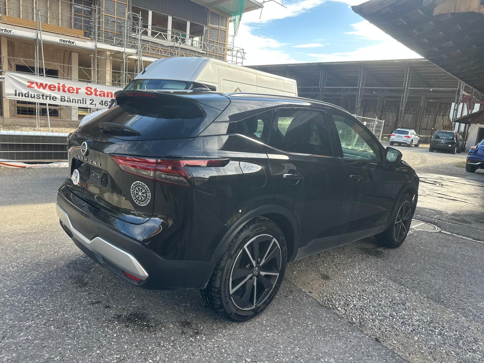 NISSAN Qashqai 1.3 DIG-T MHEV Tekna+ Xtronic 4x4-showroom-element-2