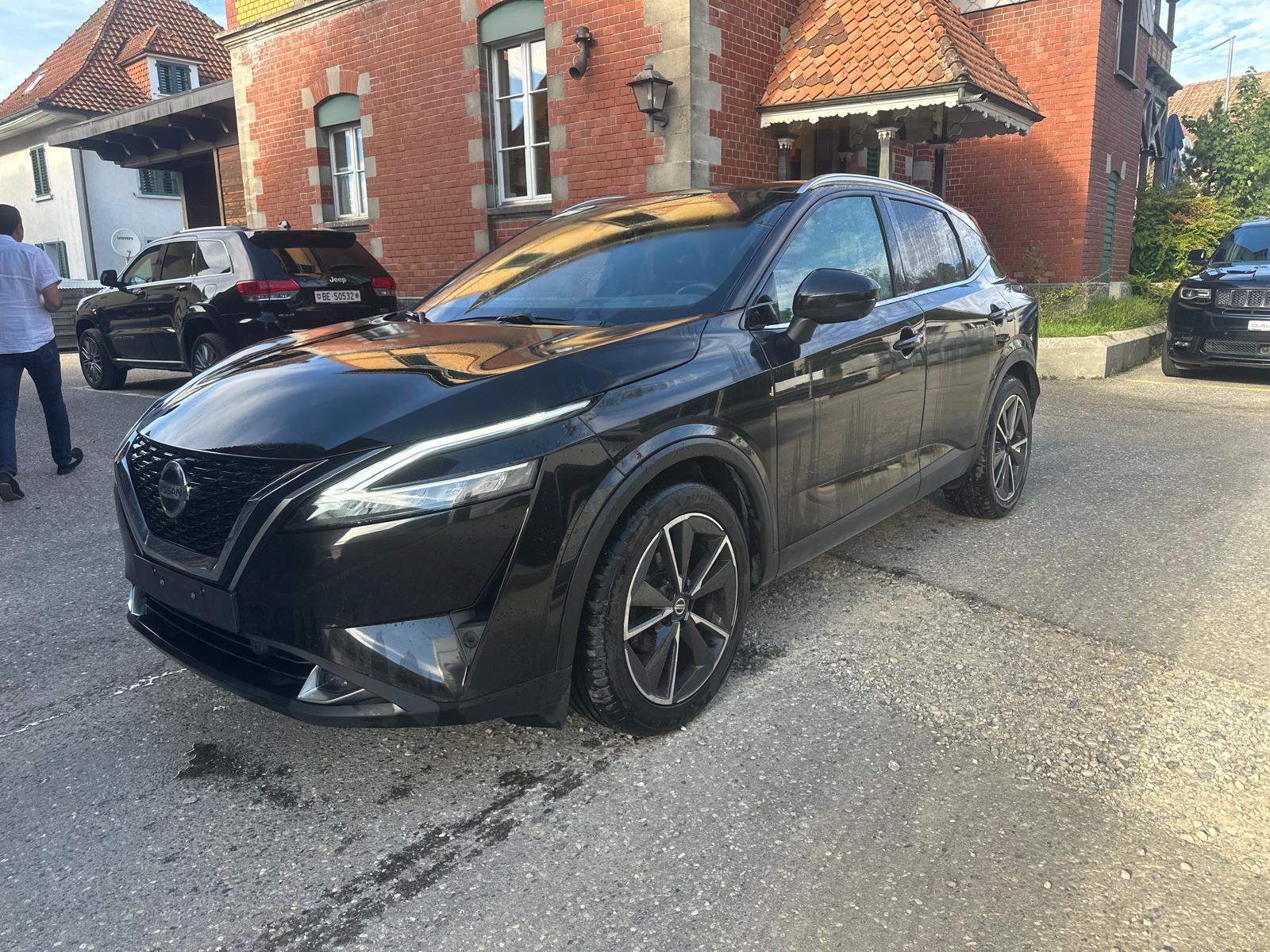 NISSAN Qashqai 1.3 DIG-T MHEV Tekna+ Xtronic 4x4-showroom-element-1
