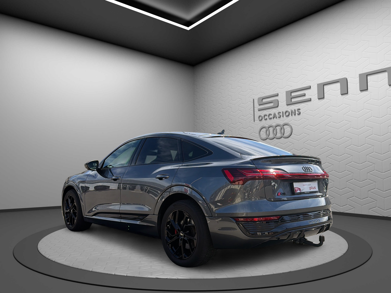 AUDI Q8 Sportback 55 e-tron Black Edition quattro-showroom-element-3