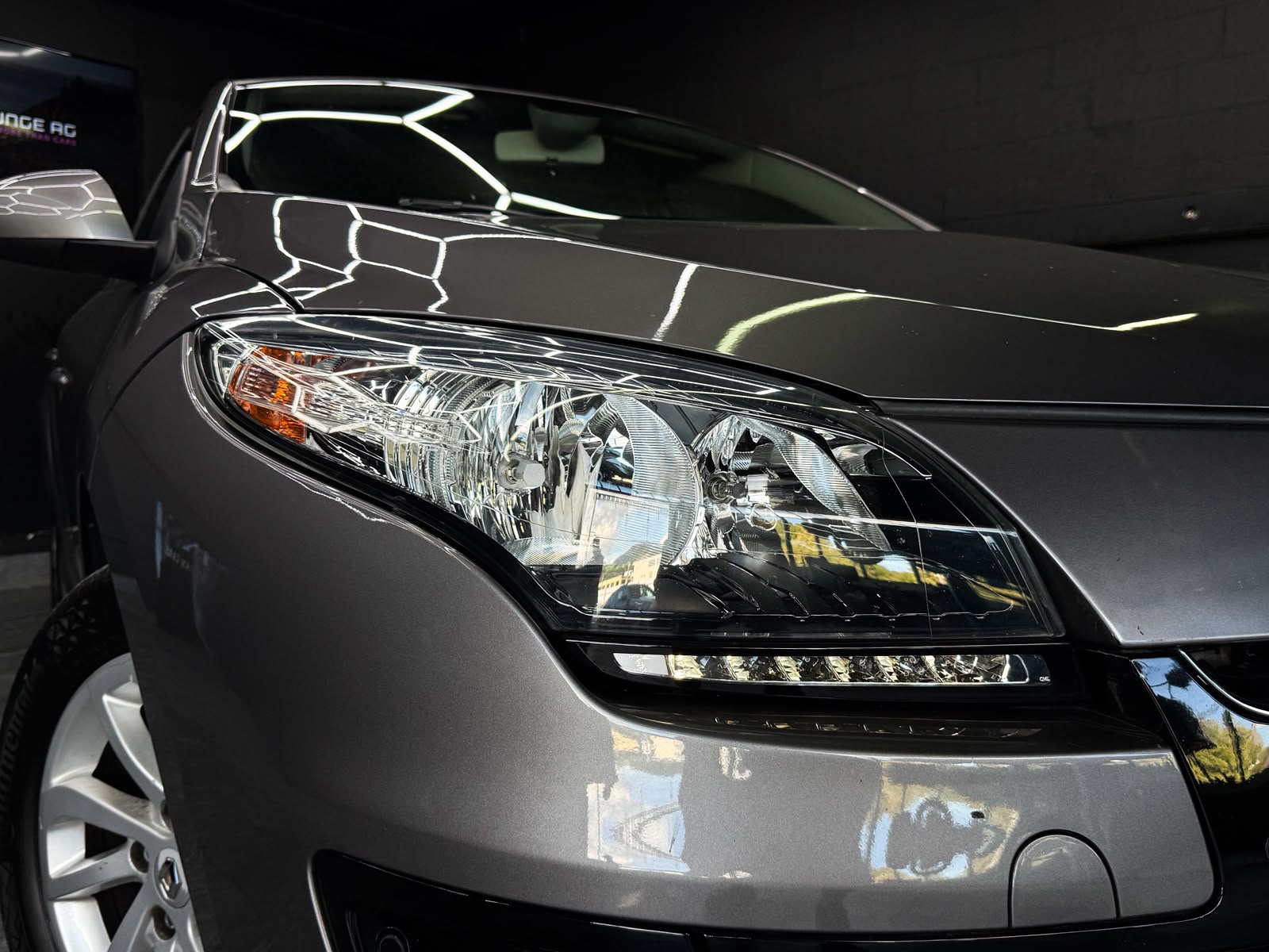RENAULT Mégane 1.5 dCi Dynamique EDC-showroom-element-1
