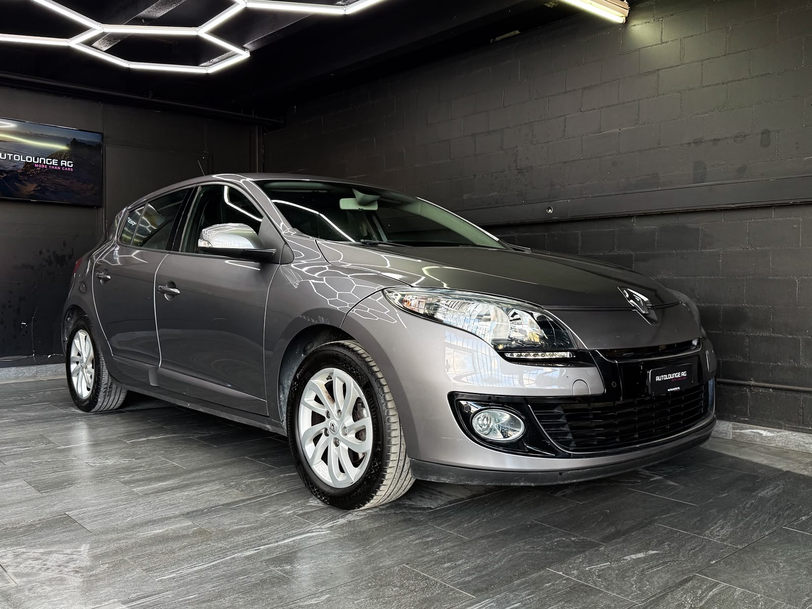RENAULT Mégane 1.5 dCi Dynamique EDC-showroom-element-2