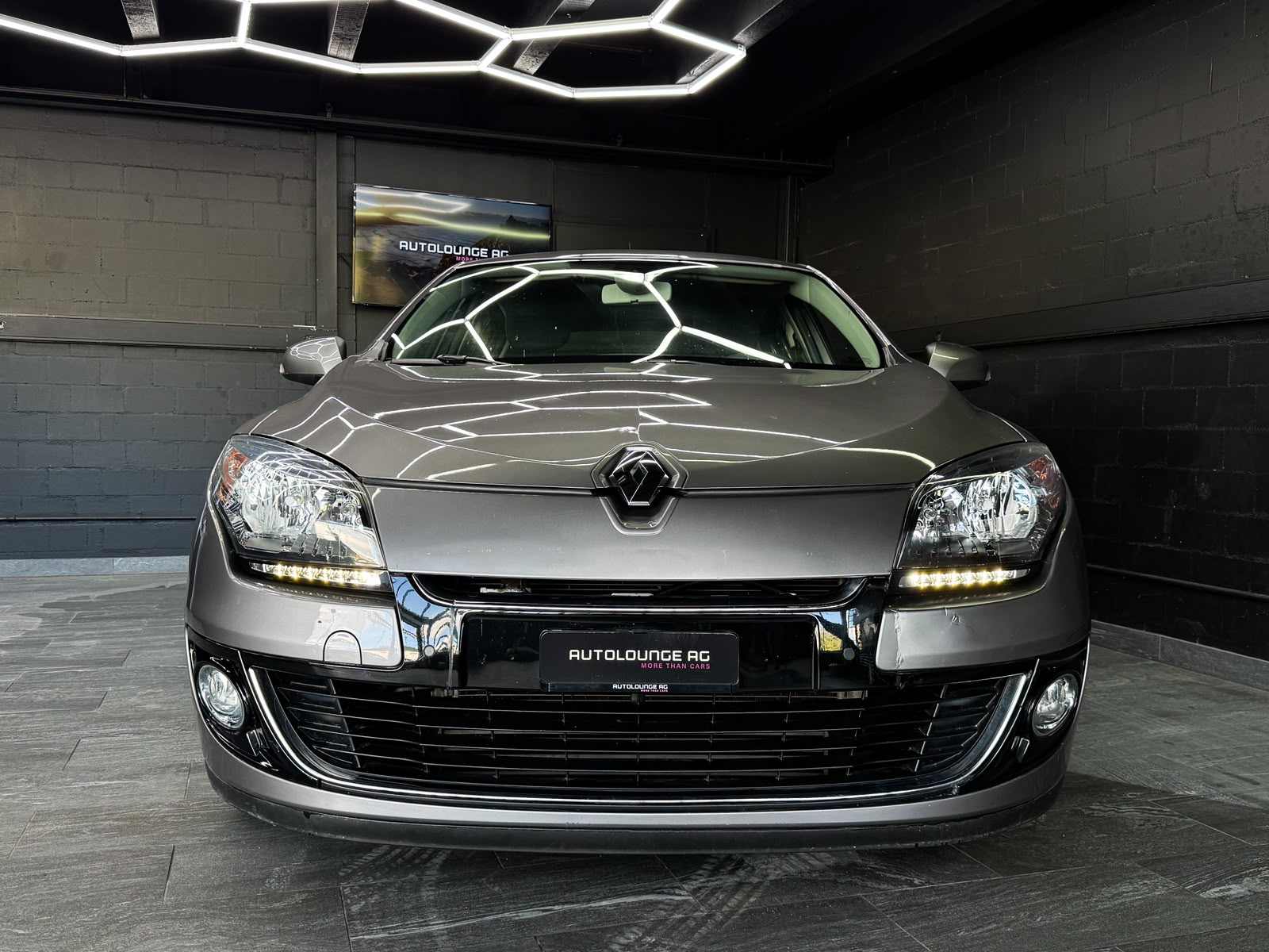 RENAULT Mégane 1.5 dCi Dynamique EDC-showroom-element-3