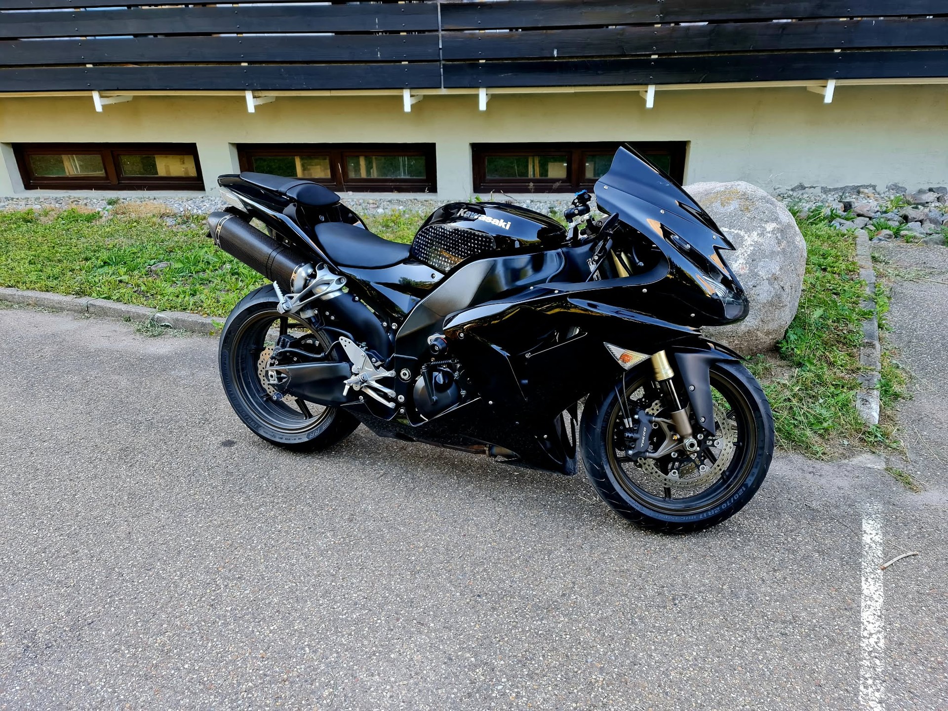 KAWASAKI Ninja ZX-10R-image-1