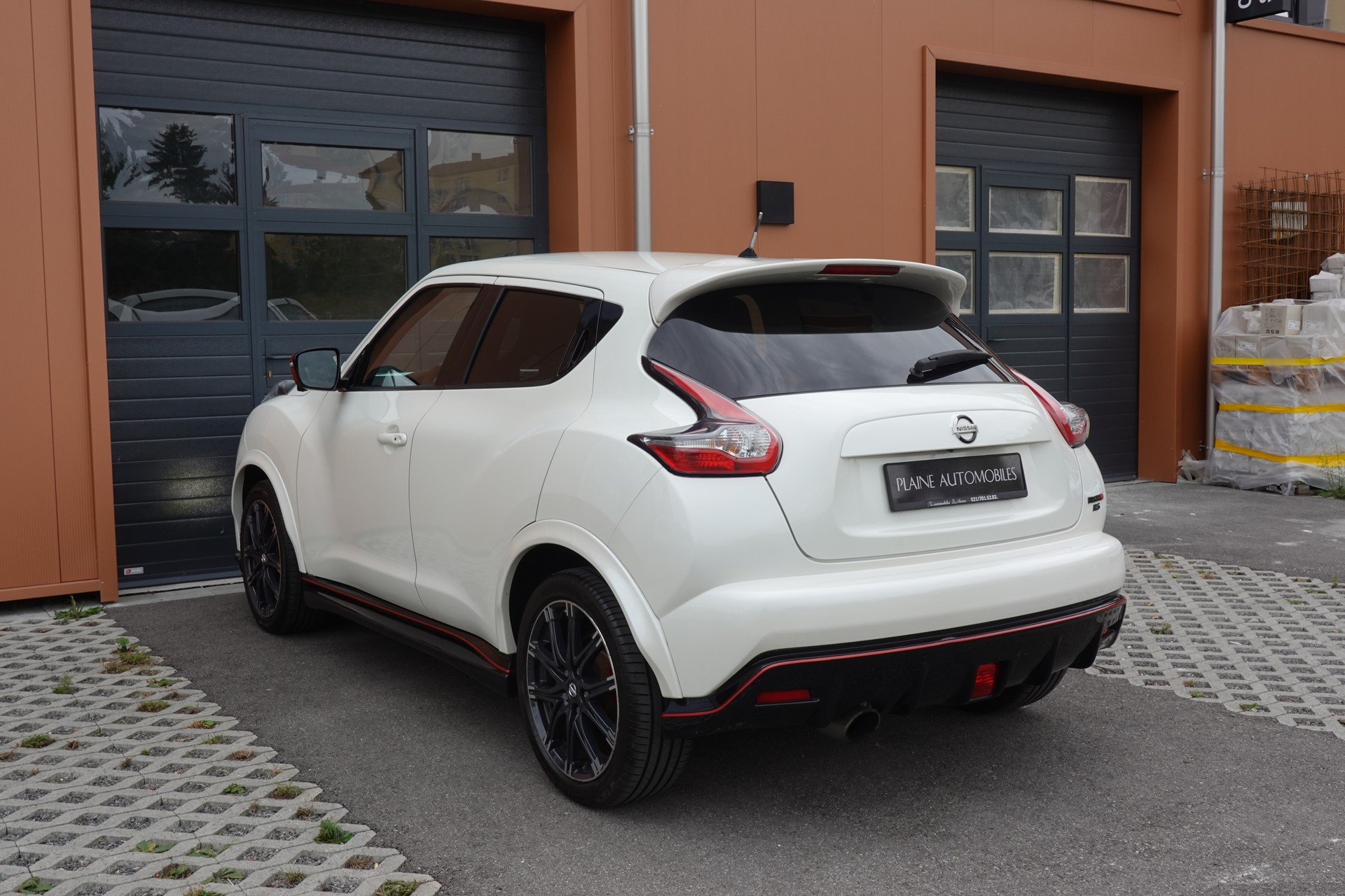 NISSAN Juke 1.6 DIG-T Nismo RS 4x4 "* CH Auto * Sièges Recaro * Black Edition * Interieur Alcantara * Tempomat *"-image-9