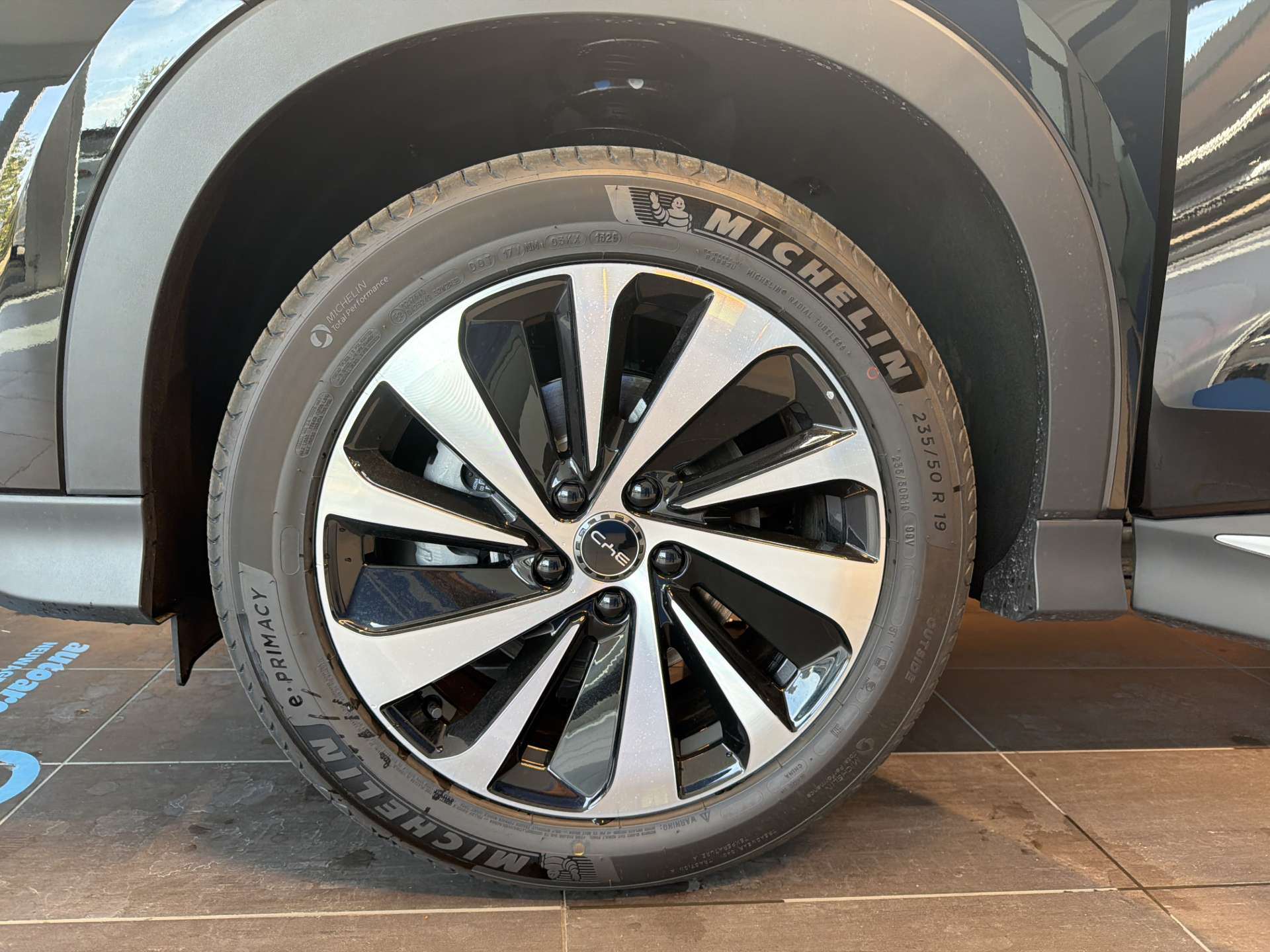 BYD Seal U DM-i Design AWD 324PS Automat-image-8