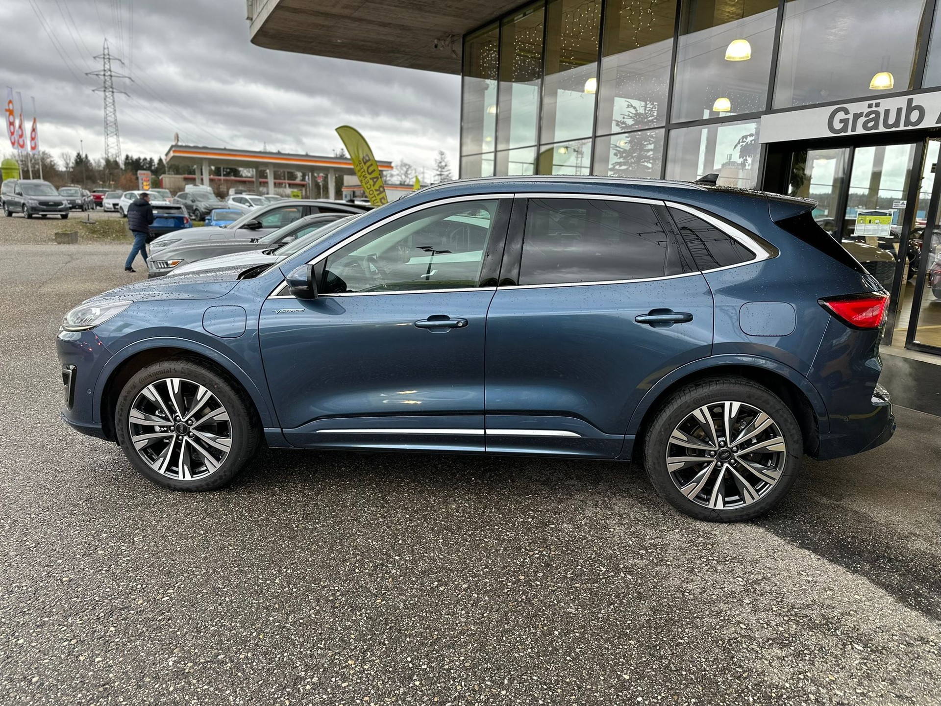 FORD Kuga 2.5 PHEV Vignale 2WD blue-showroom-element-3