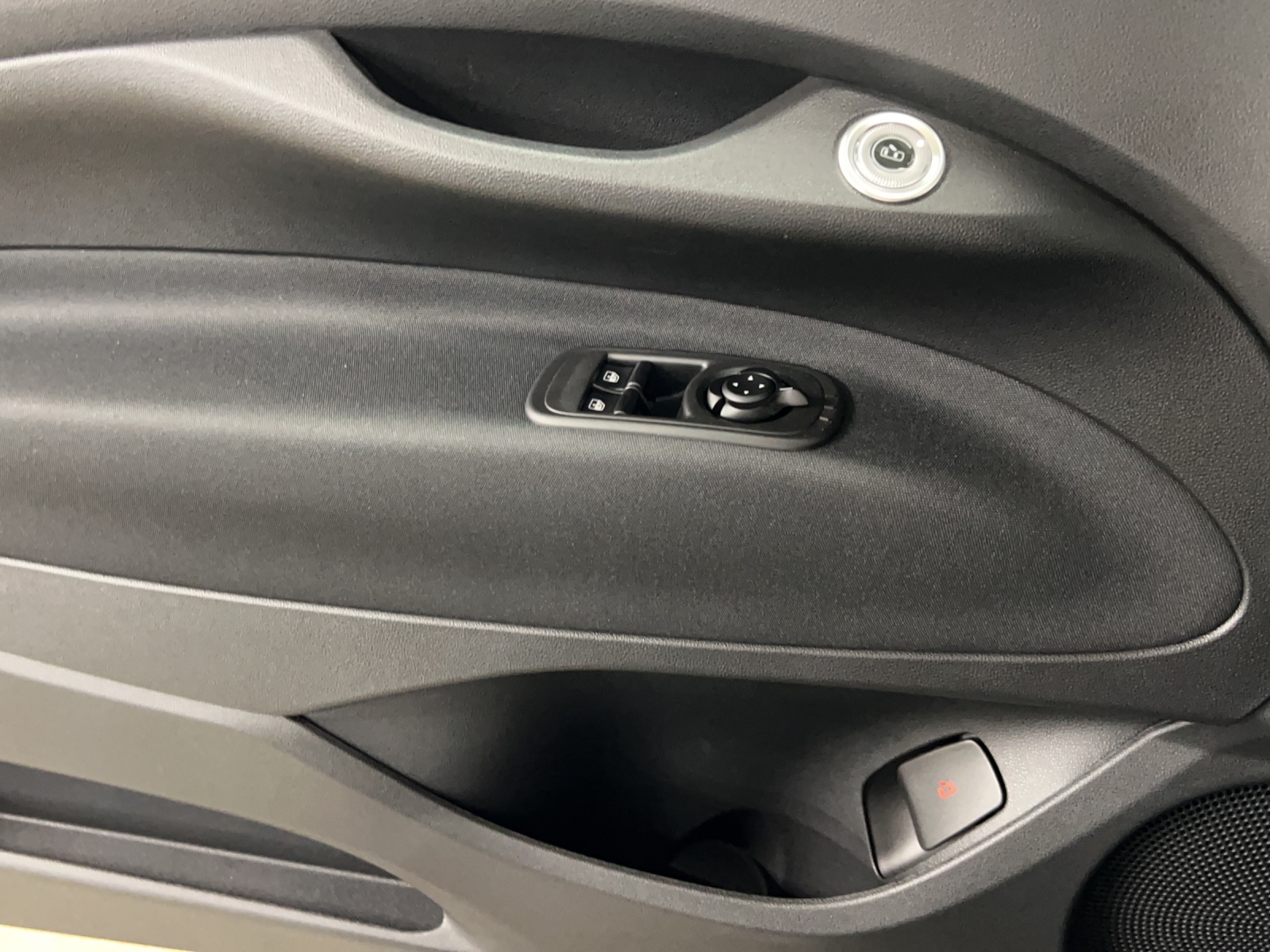 FIAT 500 BEV Swiss Edition 118 PS-image-14