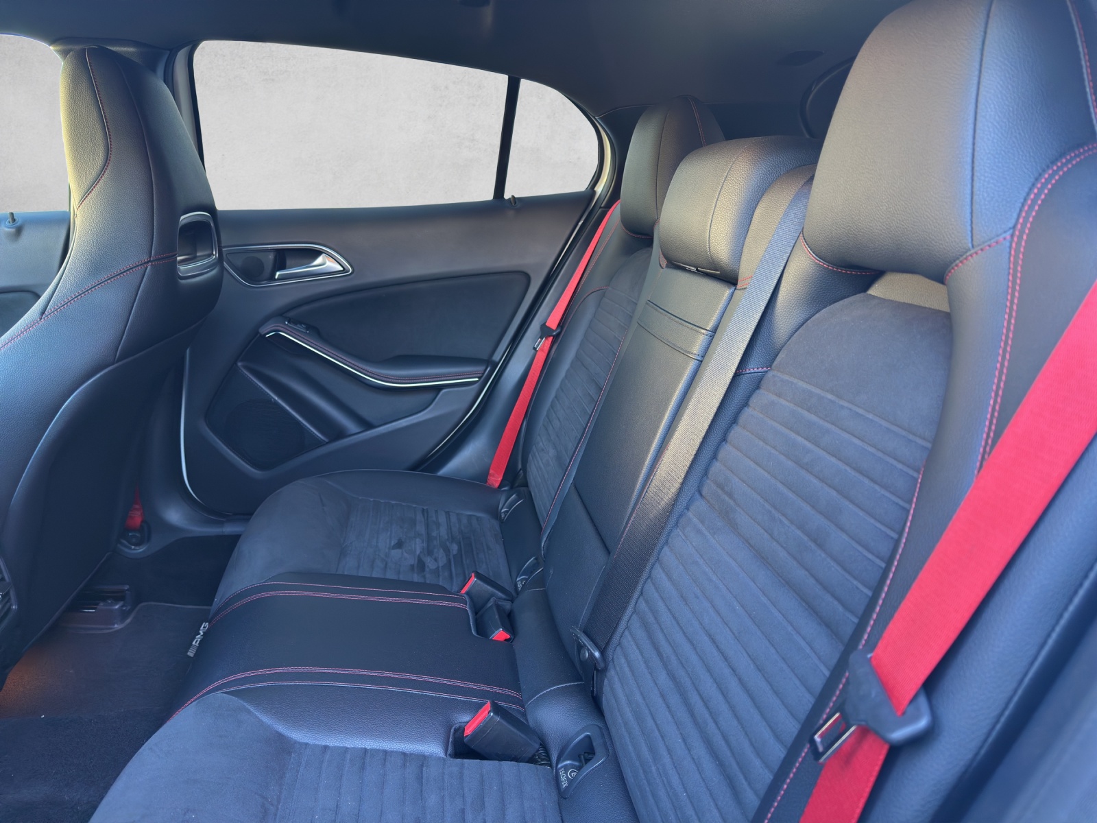 MERCEDES-BENZ GLA 45 AMG 4Matic 7G-DCT-image-9