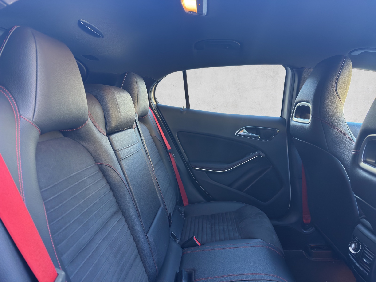 MERCEDES-BENZ GLA 45 AMG 4Matic 7G-DCT-image-11