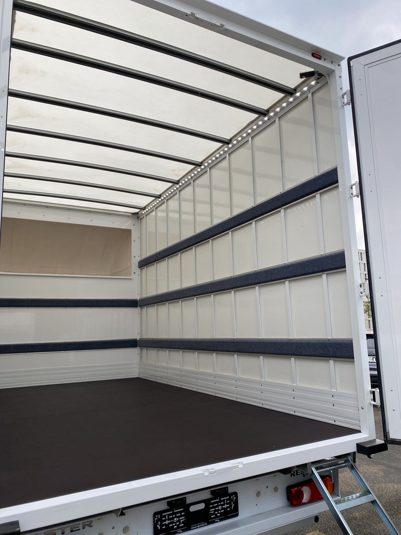 RENAULT Master T35 Blue dCi 150 L3H1 9-Gang Automat Koffer - Hochkofferaufbau-image-5