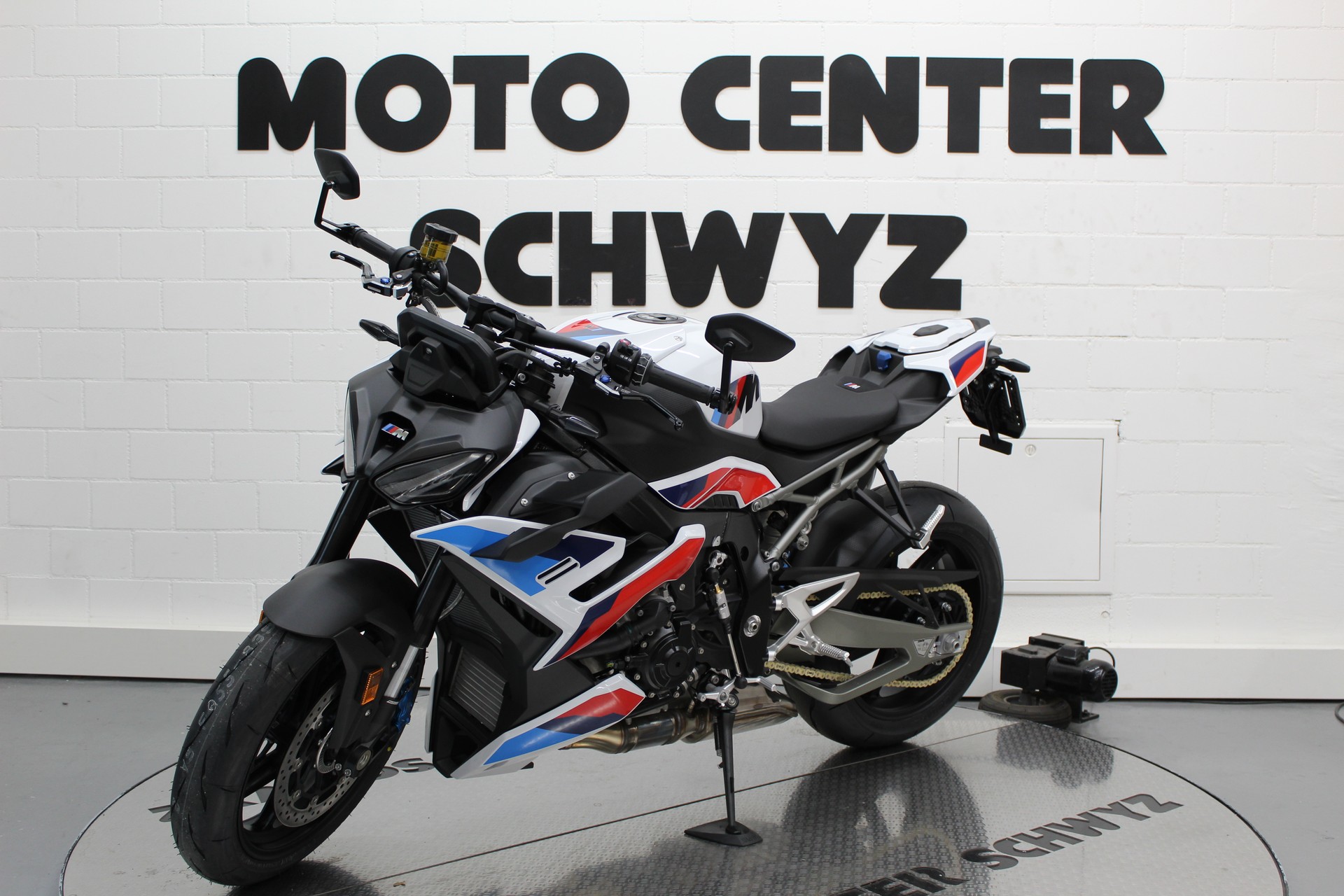 BMW M 1000 R-image-3