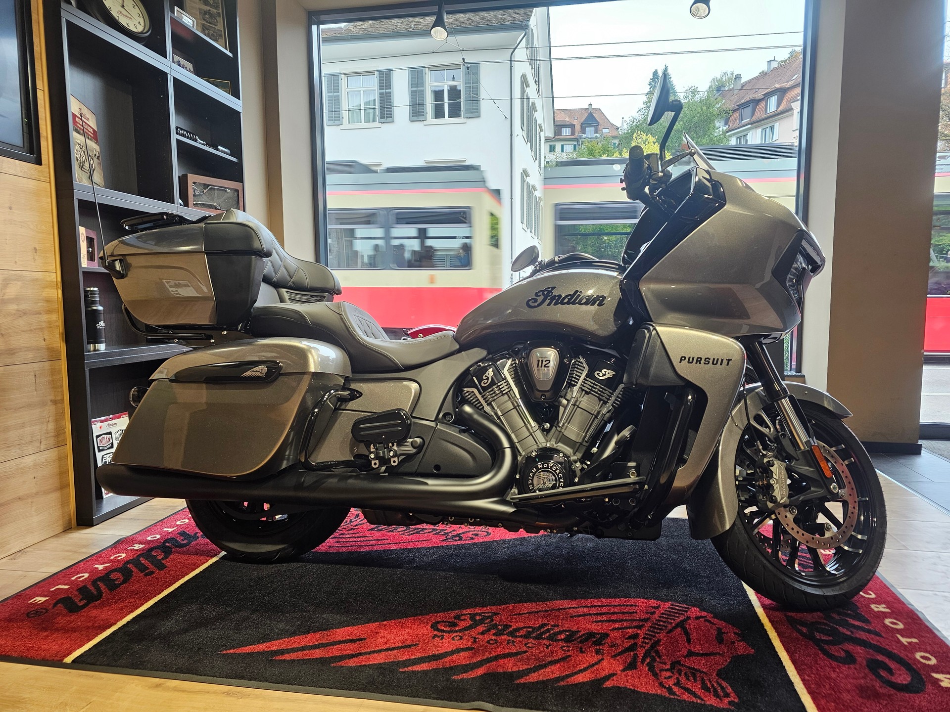 INDIAN Pursuit Dark Horse-image-0