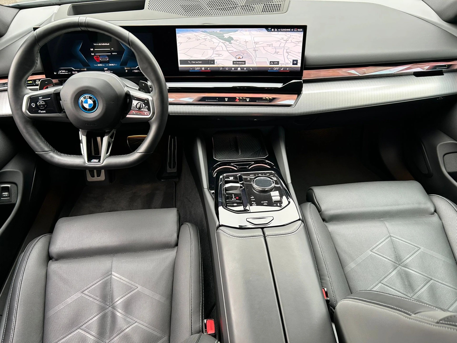 BMW 550e xDrive M-SPORT CH FAHRZEUG-image-13