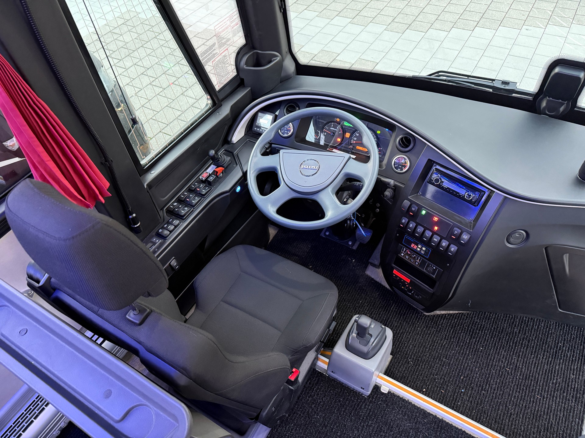 ISUZU AOS Novo Ultra Midibus-image-12