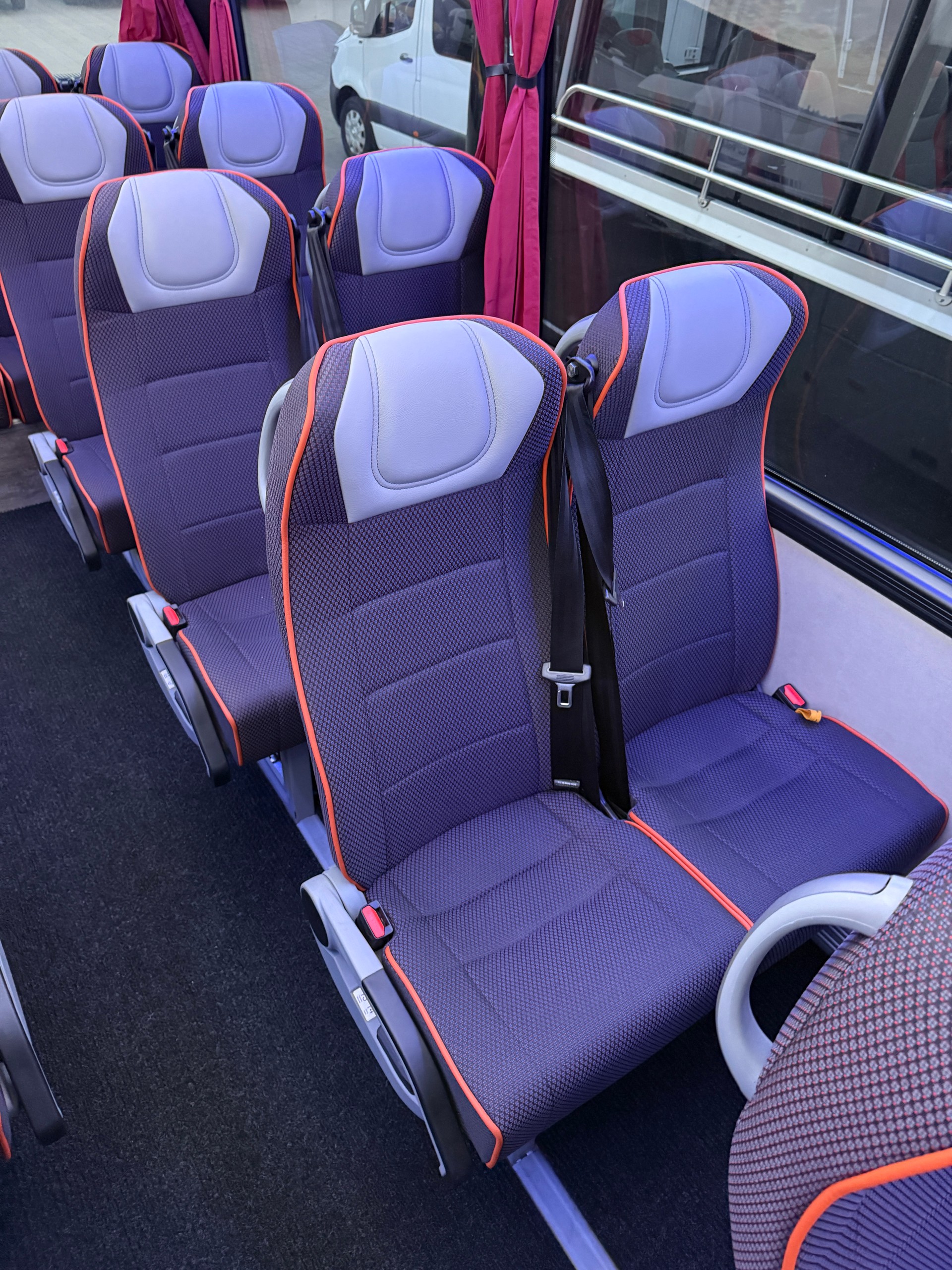 ISUZU AOS Novo Ultra Midibus-image-10