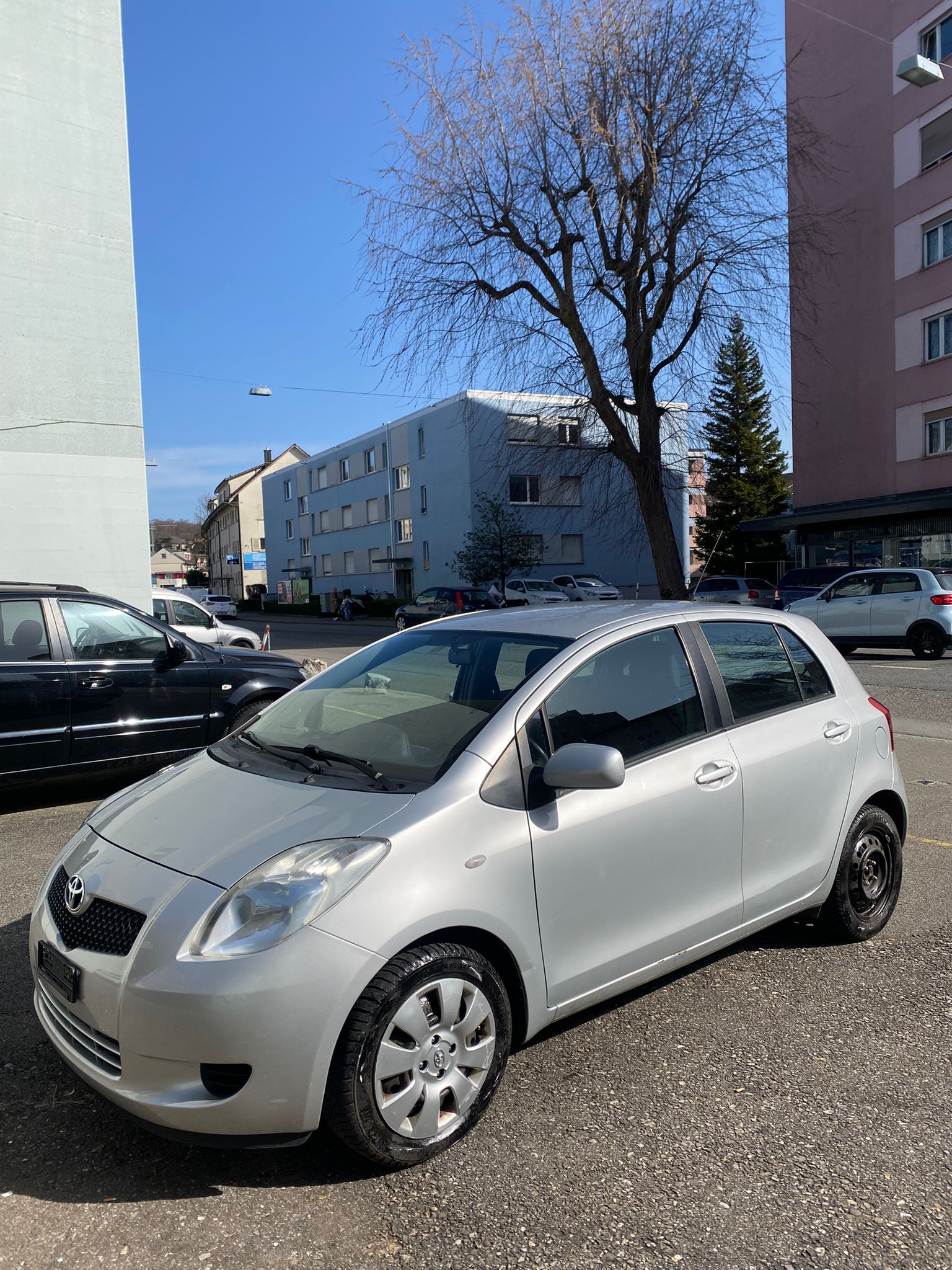 TOYOTA Yaris 1.0 Linea Luna-image-2
