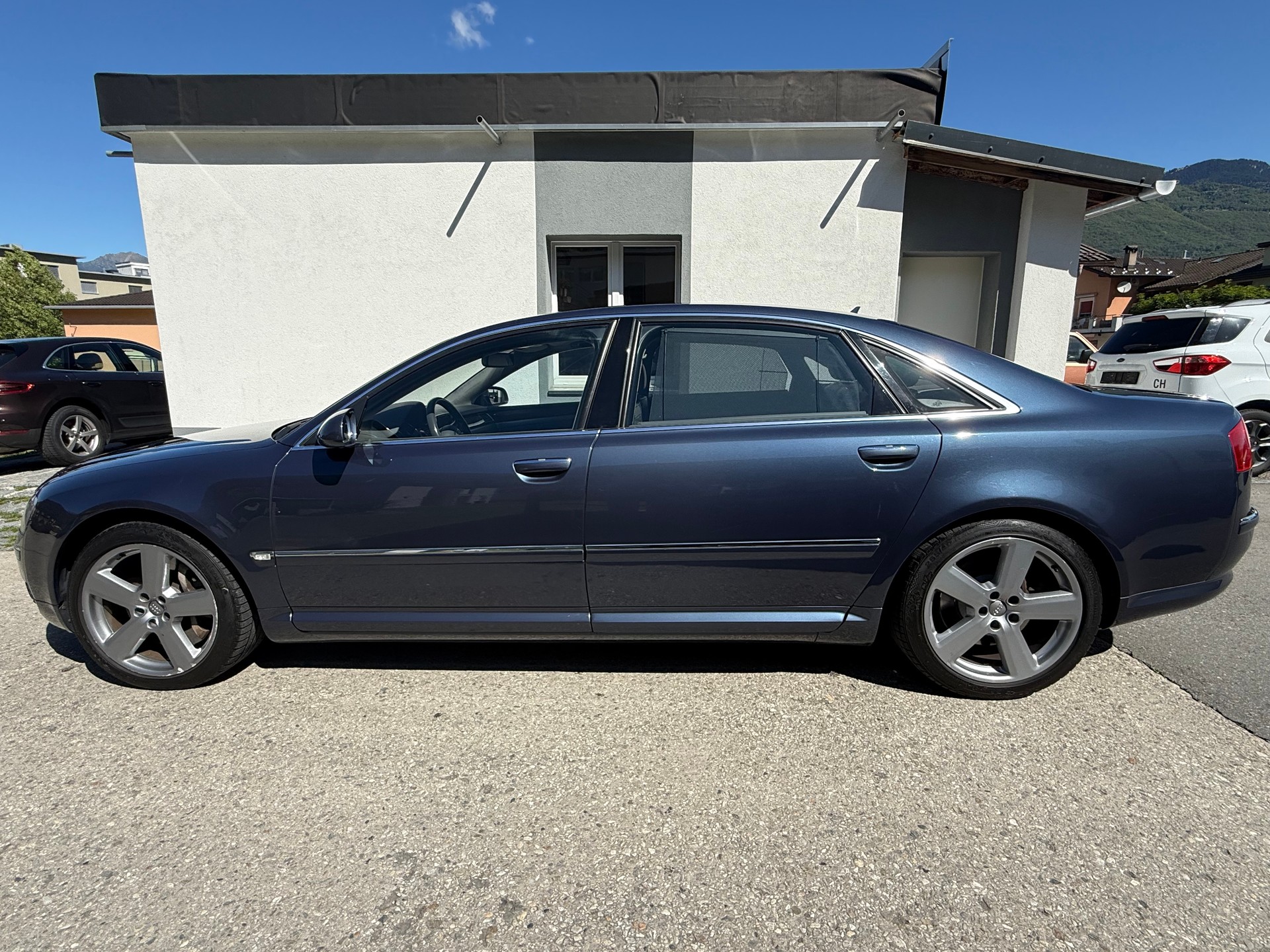AUDI A8 L 6.0 quattro tiptronic-image-5