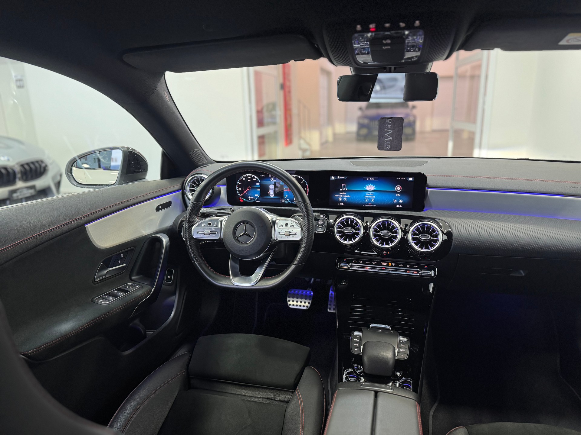 MERCEDES-BENZ CLA 200 d AMG Line 8G-DCT *Ambientebeleuchtung / Pack Sport Black / Rückfahrkamera / Pack Advantage*-image-14