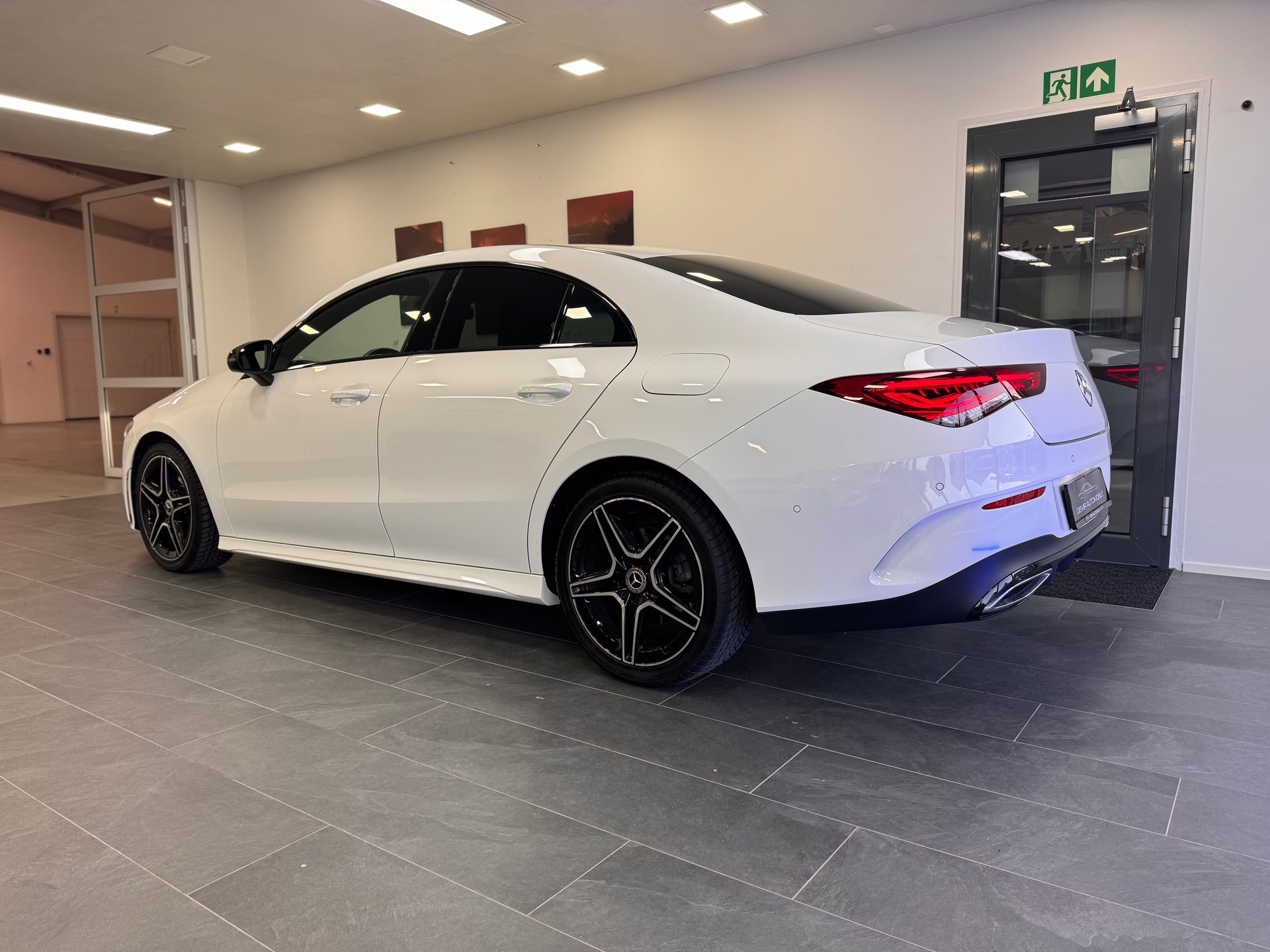 MERCEDES-BENZ CLA 200 d AMG Line 8G-DCT *Ambientebeleuchtung / Pack Sport Black / Rückfahrkamera / Pack Advantage*-image-5