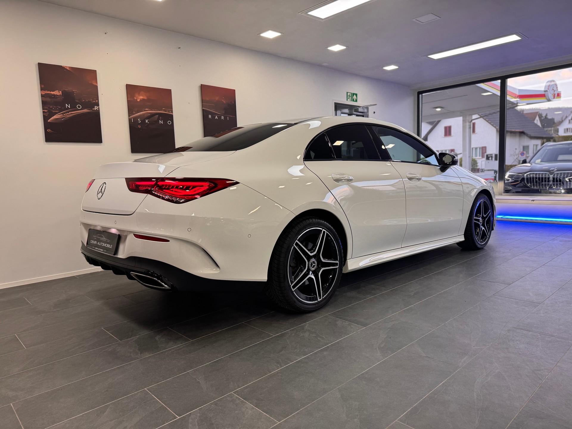 MERCEDES-BENZ CLA 200 d AMG Line 8G-DCT *Ambientebeleuchtung / Pack Sport Black / Rückfahrkamera / Pack Advantage*-image-3