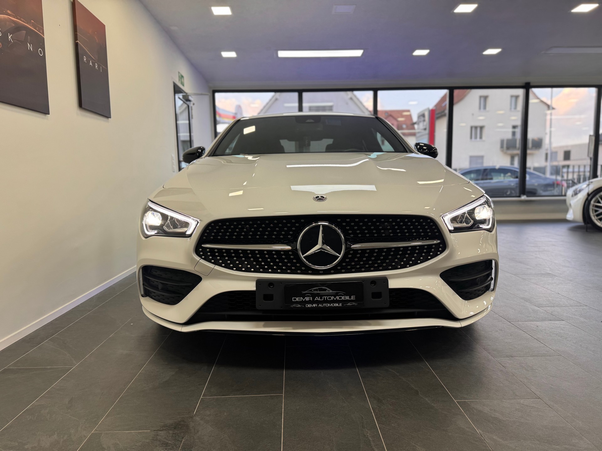 MERCEDES-BENZ CLA 200 d AMG Line 8G-DCT *Ambientebeleuchtung / Pack Sport Black / Rückfahrkamera / Pack Advantage*-image-1