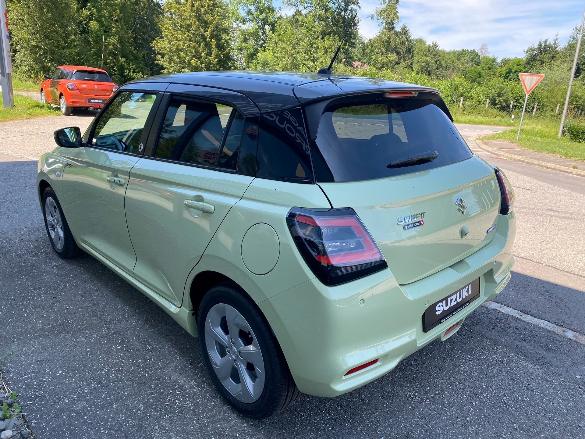 SUZUKI Swift 1.2 1st Edition Hybrid CVT-image-3