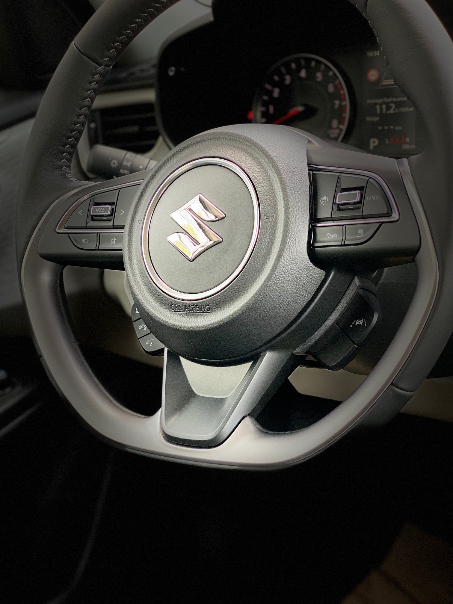 SUZUKI Swift 1.2 1st Edition Hybrid CVT-image-10