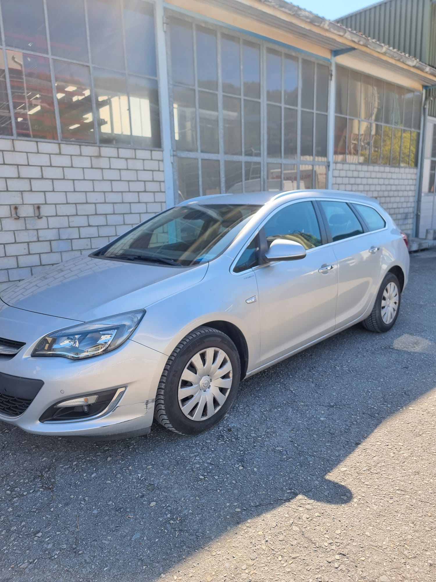 OPEL Astra SportsTourer 1.4i 16V Turbo Automatic-image-2