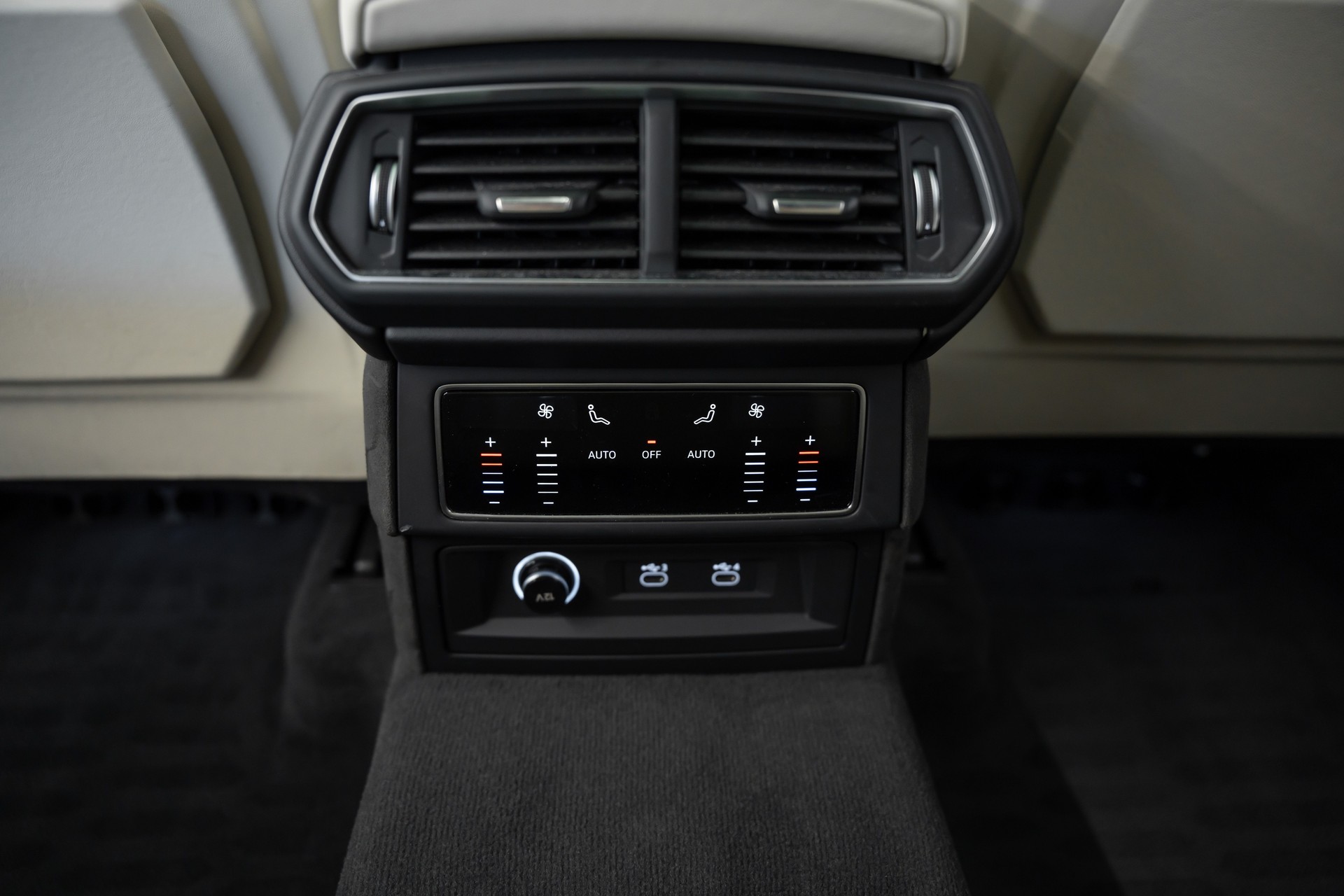 LAMBORGHINI Urus SE-image-17