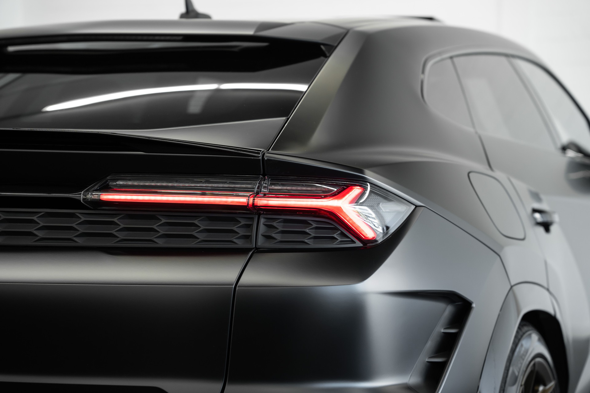 LAMBORGHINI Urus SE-image-8