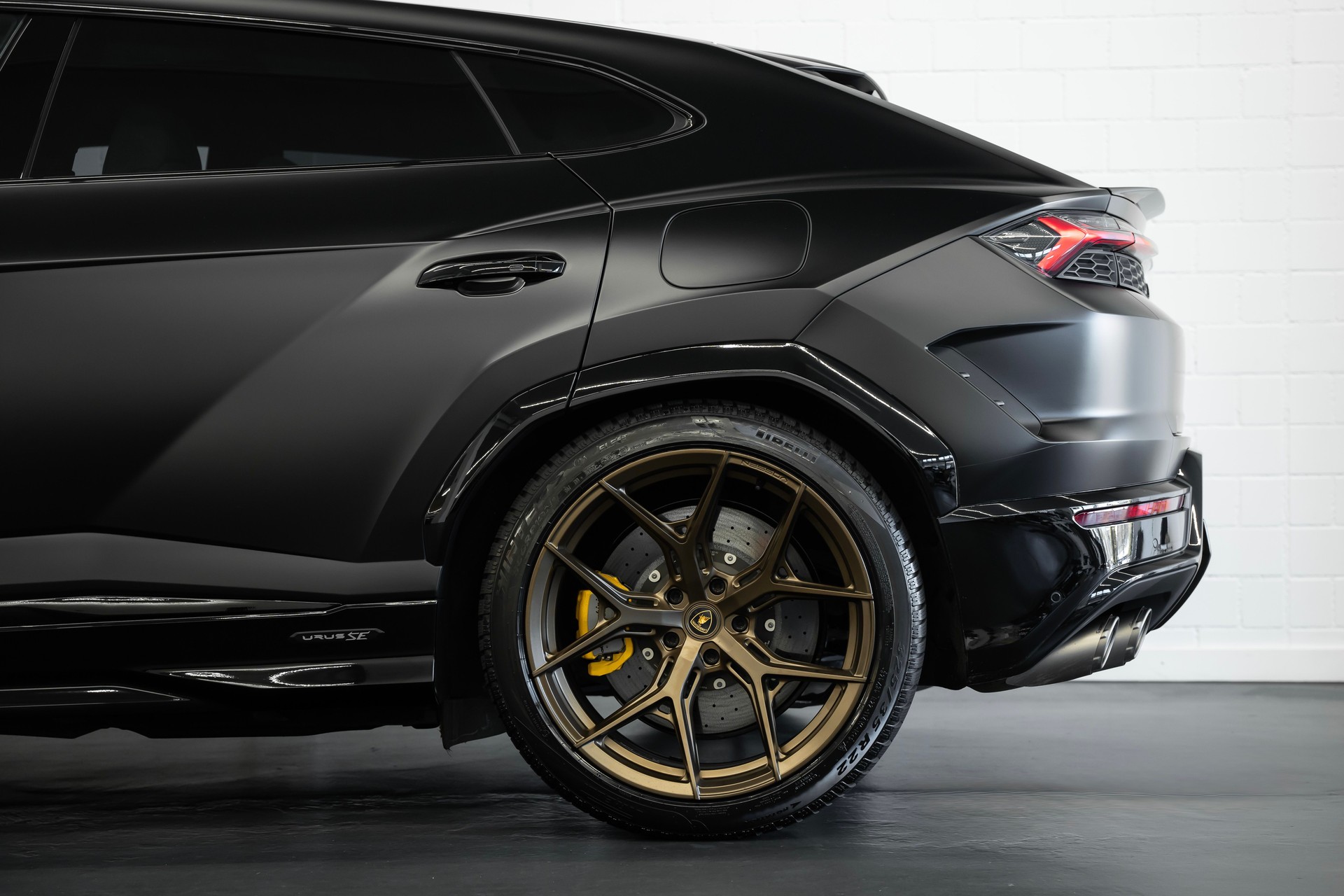 LAMBORGHINI Urus SE-image-14