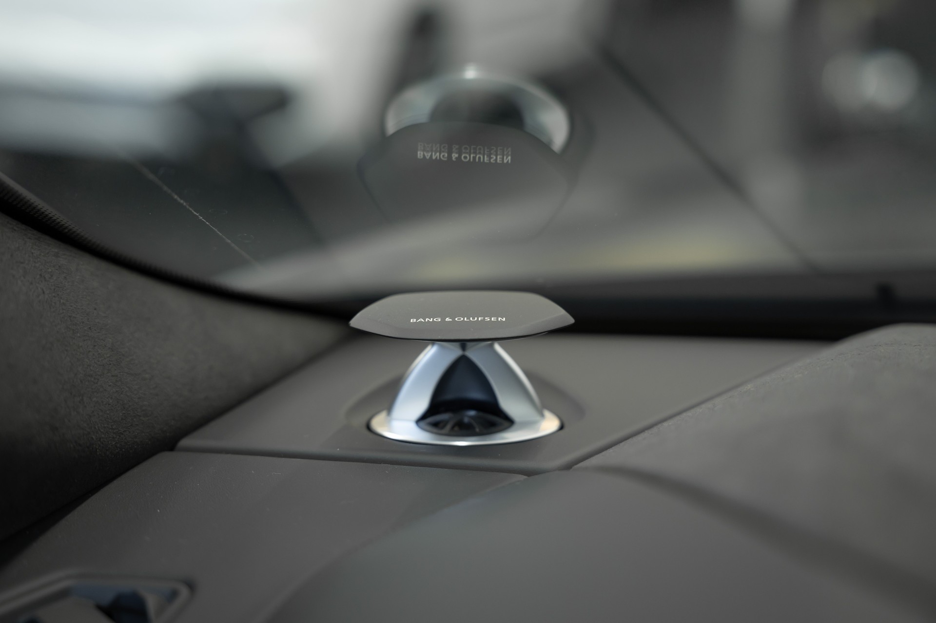 LAMBORGHINI Urus SE-image-28