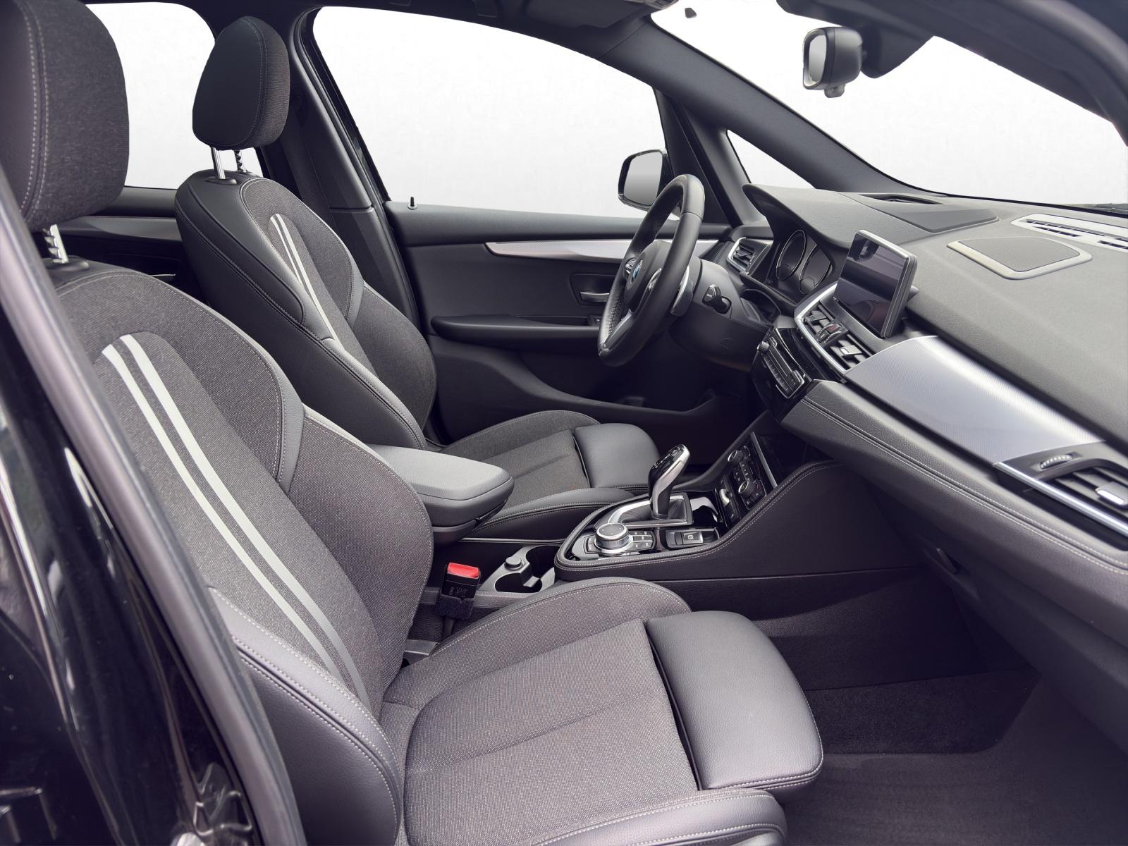 BMW 218d xDrive Active Tourer-image-15