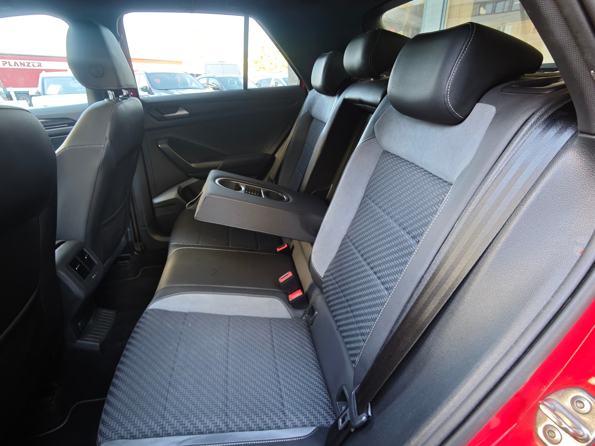 VW T-Roc 1.5 TSI EVO Sport DSG 4Motion-image-9
