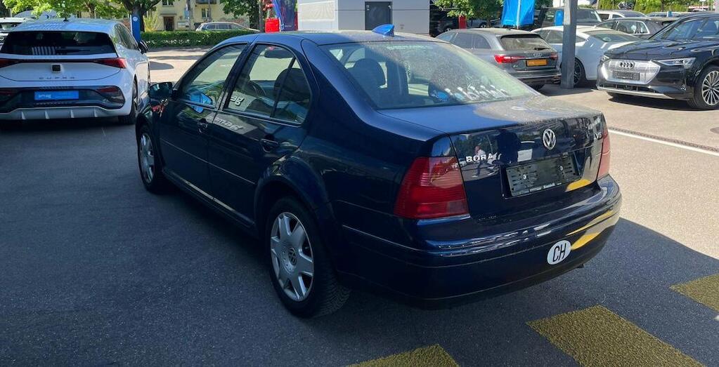VW Bora 2.3 Highline-image-14