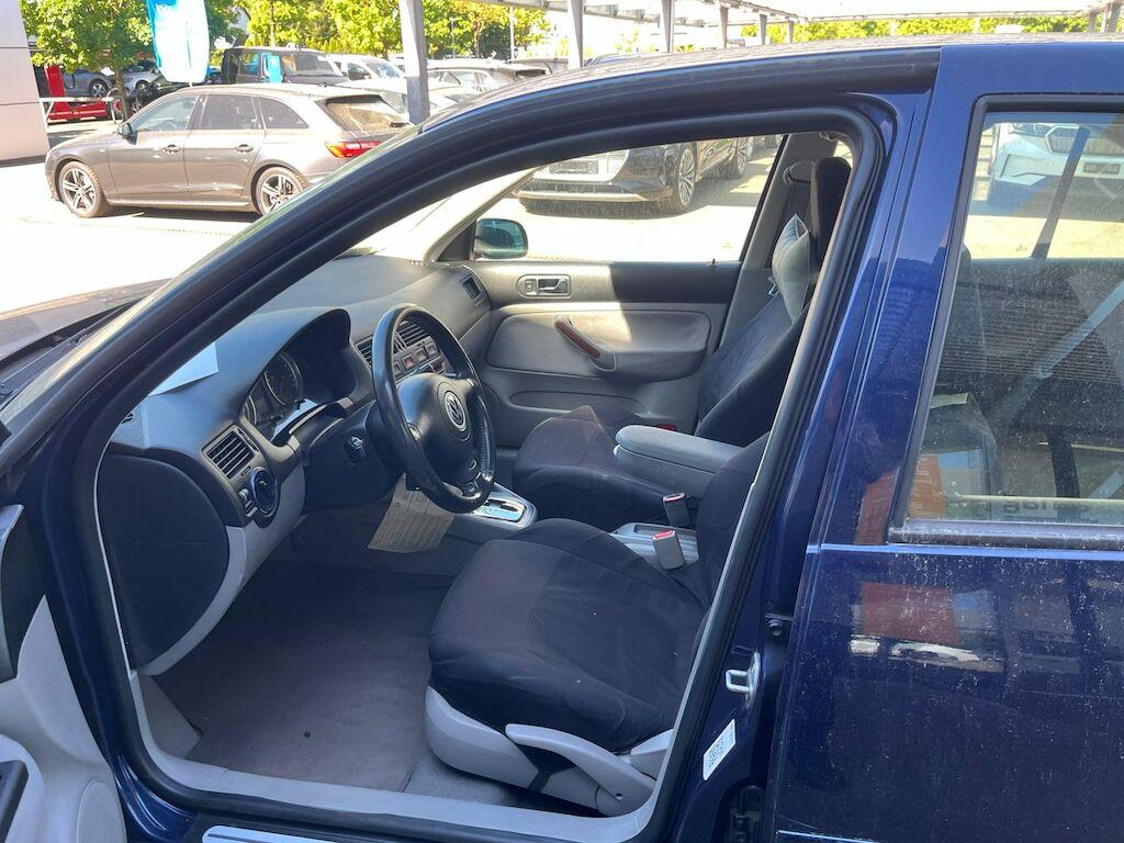 VW Bora 2.3 Highline-image-7
