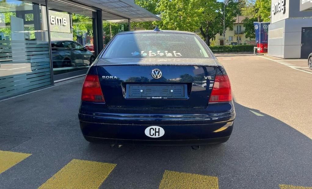 VW Bora 2.3 Highline-image-9