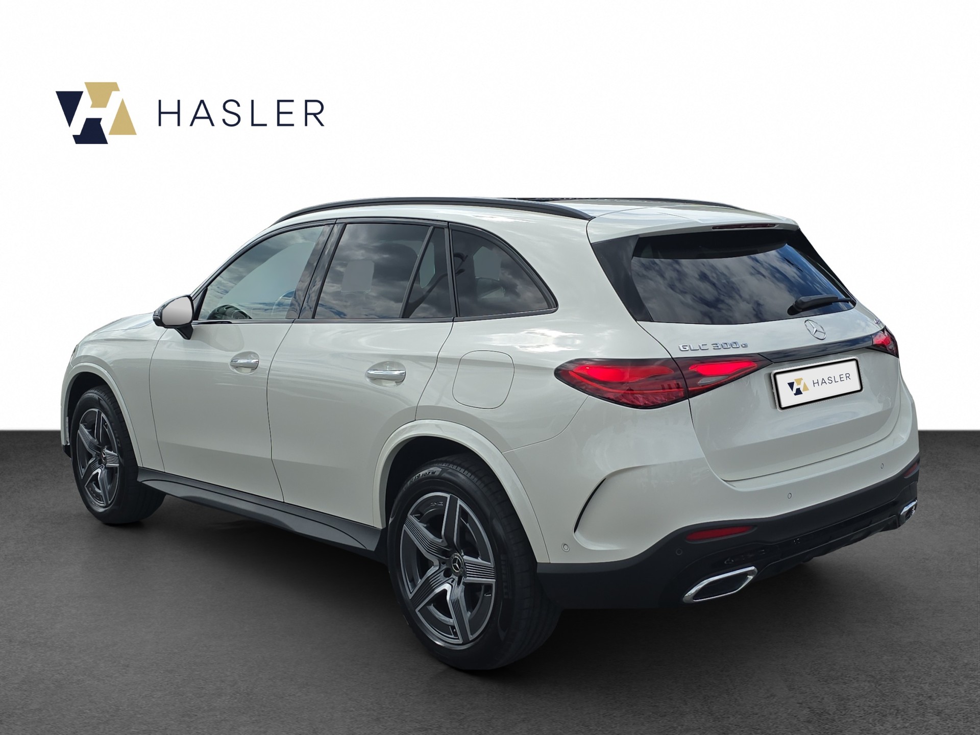 MERCEDES-BENZ GLC 300 e 4Matic 9G-Tronic-showroom-element-3