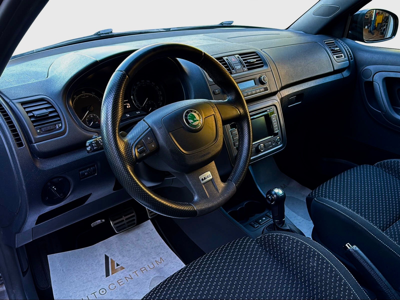 SKODA Fabia 1.4 TSI RS DSG-showroom-element-1
