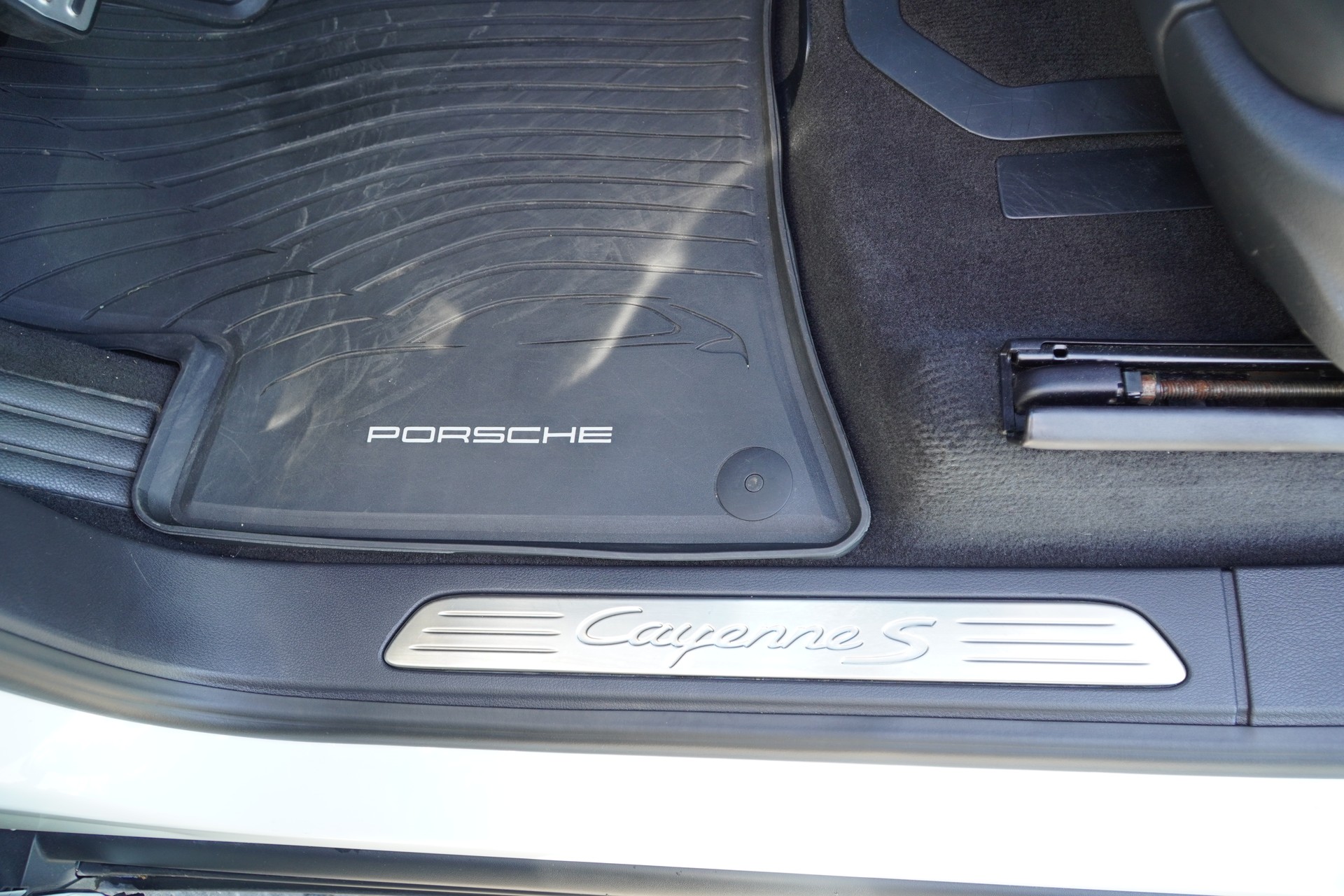 PORSCHE Cayenne S Diesel-image-30