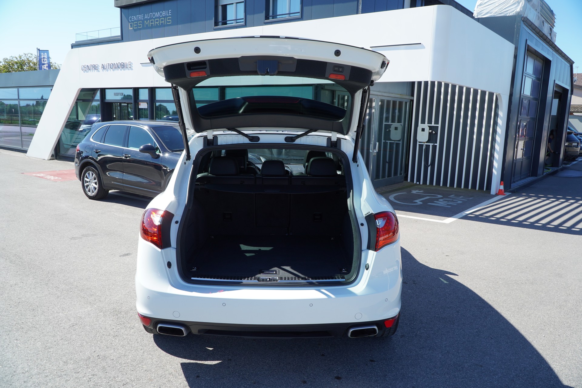 PORSCHE Cayenne S Diesel-image-29