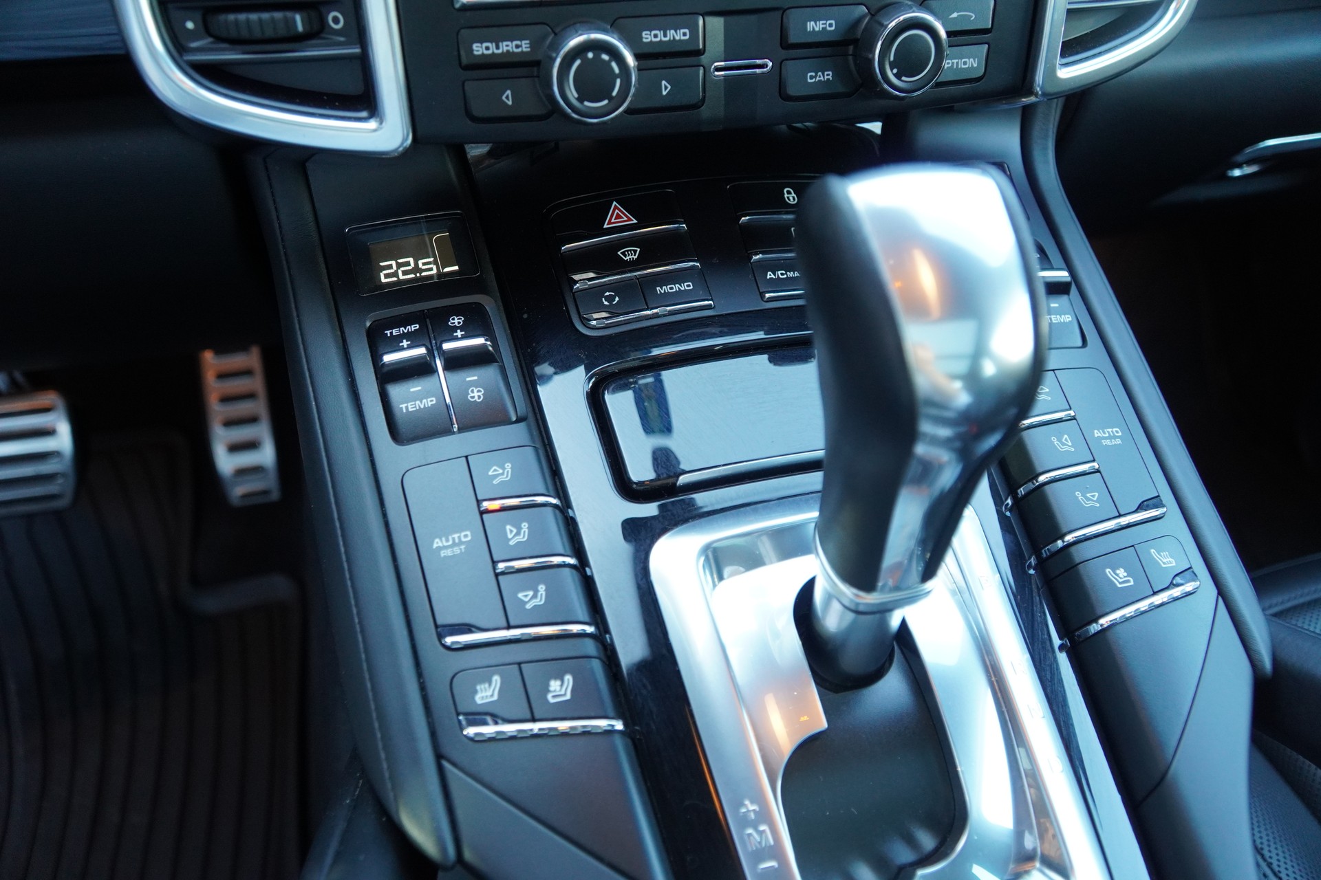PORSCHE Cayenne S Diesel-image-23
