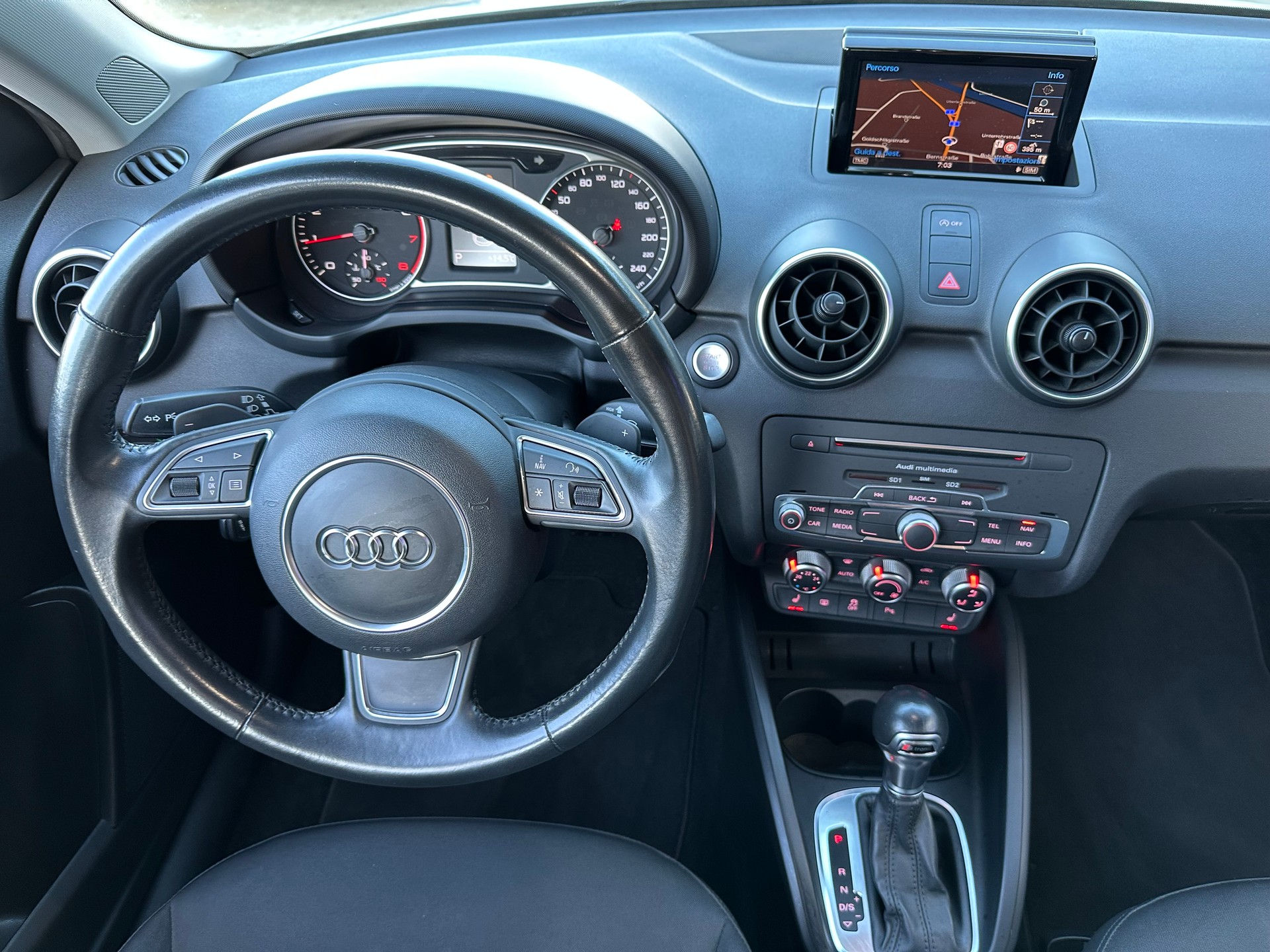 AUDI A1 Sportback 1.0 TFSI Sport S-tronic-image-15