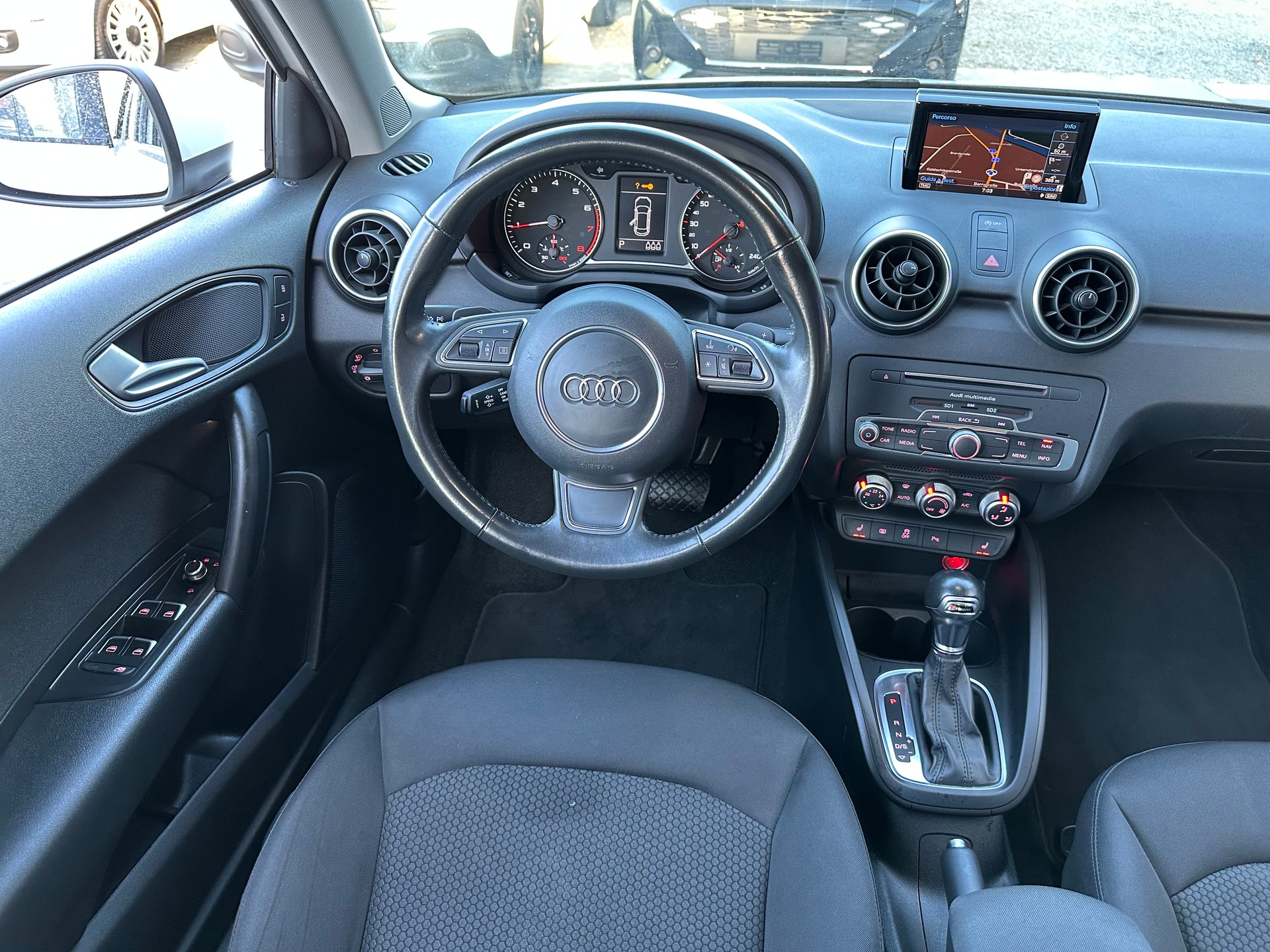 AUDI A1 Sportback 1.0 TFSI Sport S-tronic-image-14