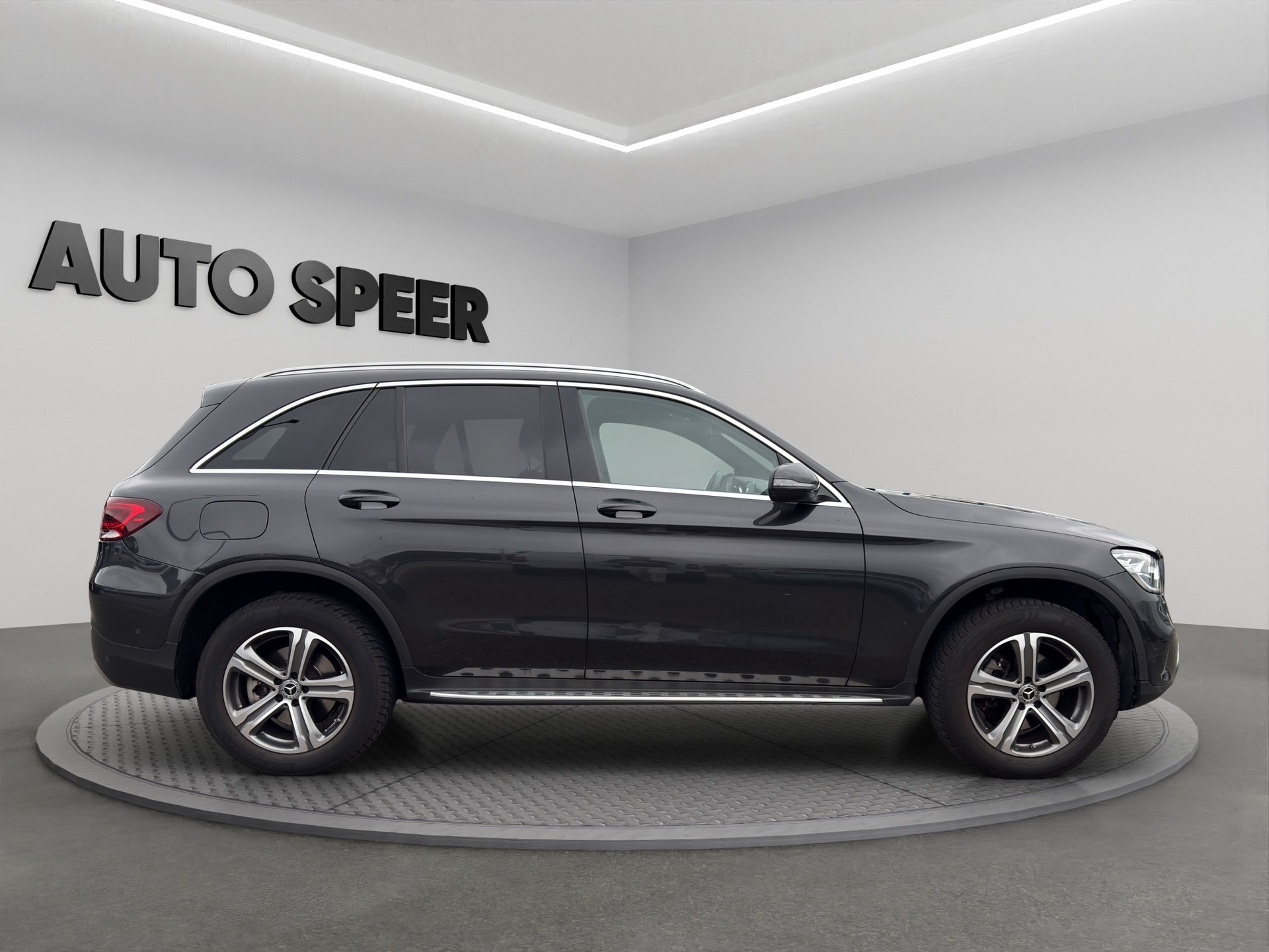 MERCEDES-BENZ GLC 200 Off-Road 4Matic 9G-Tronic-showroom-element-2