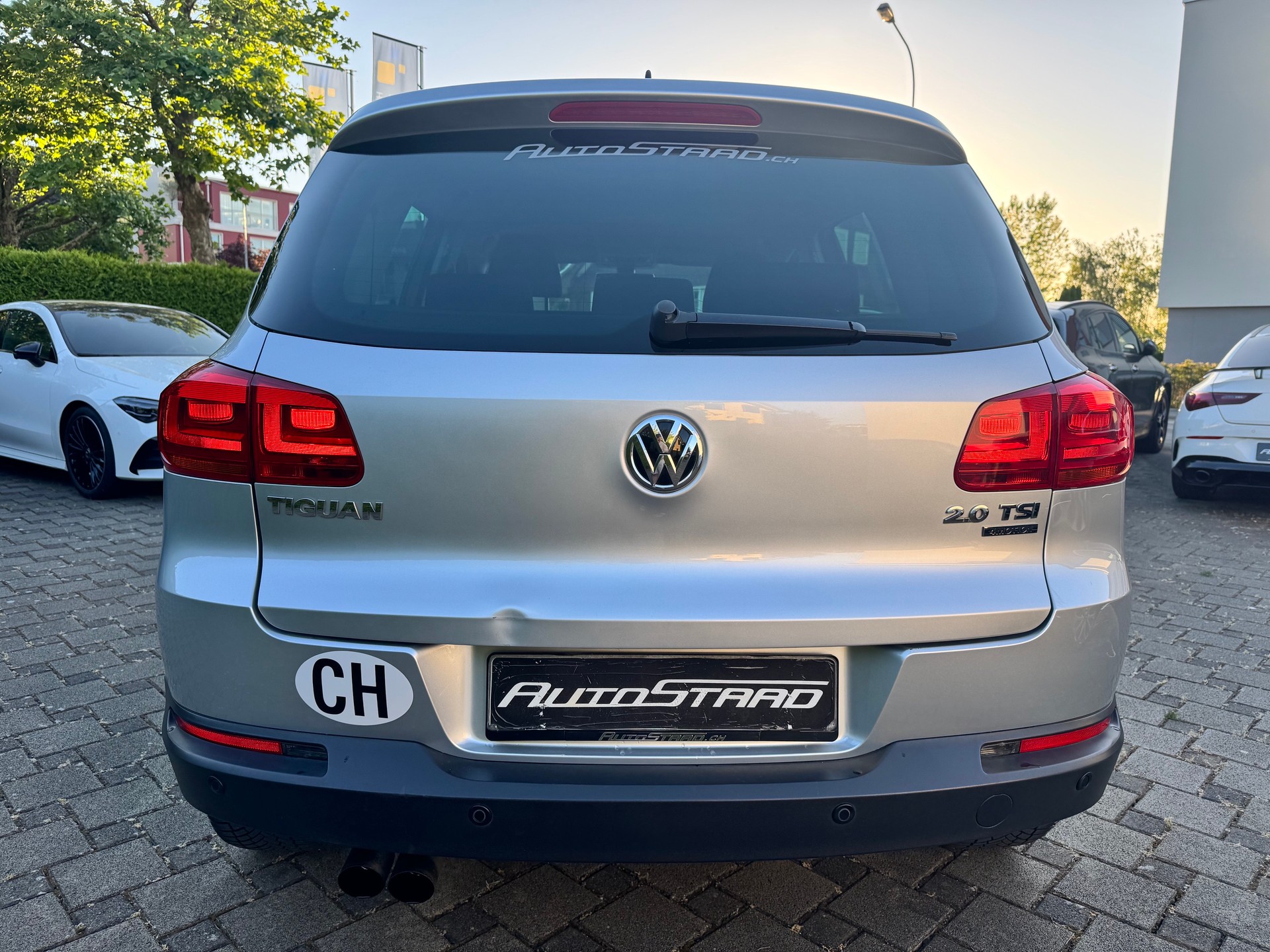 VW Tiguan 2.0 TSI Sport 4Motion-image-4