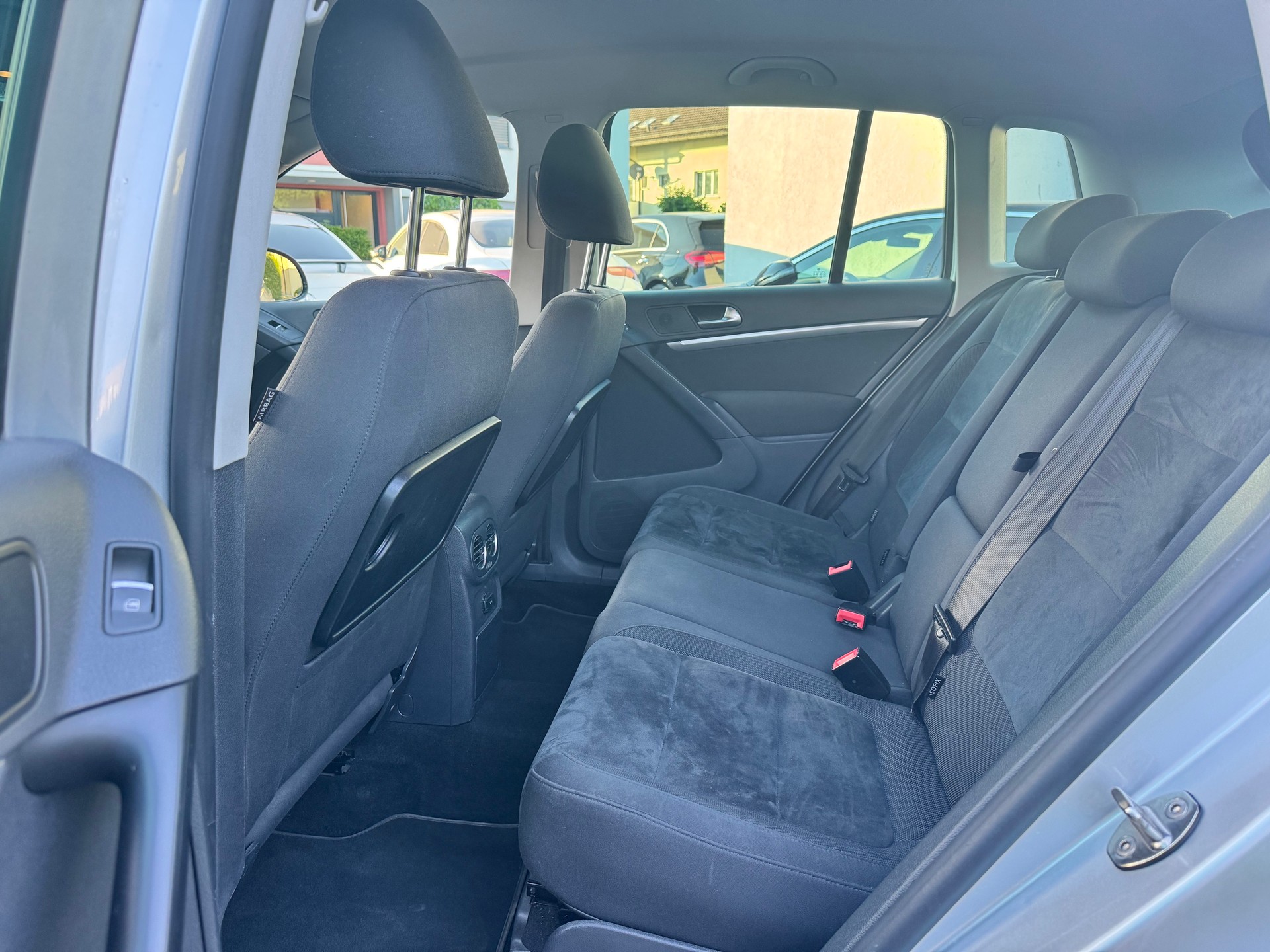 VW Tiguan 2.0 TSI Sport 4Motion-image-13