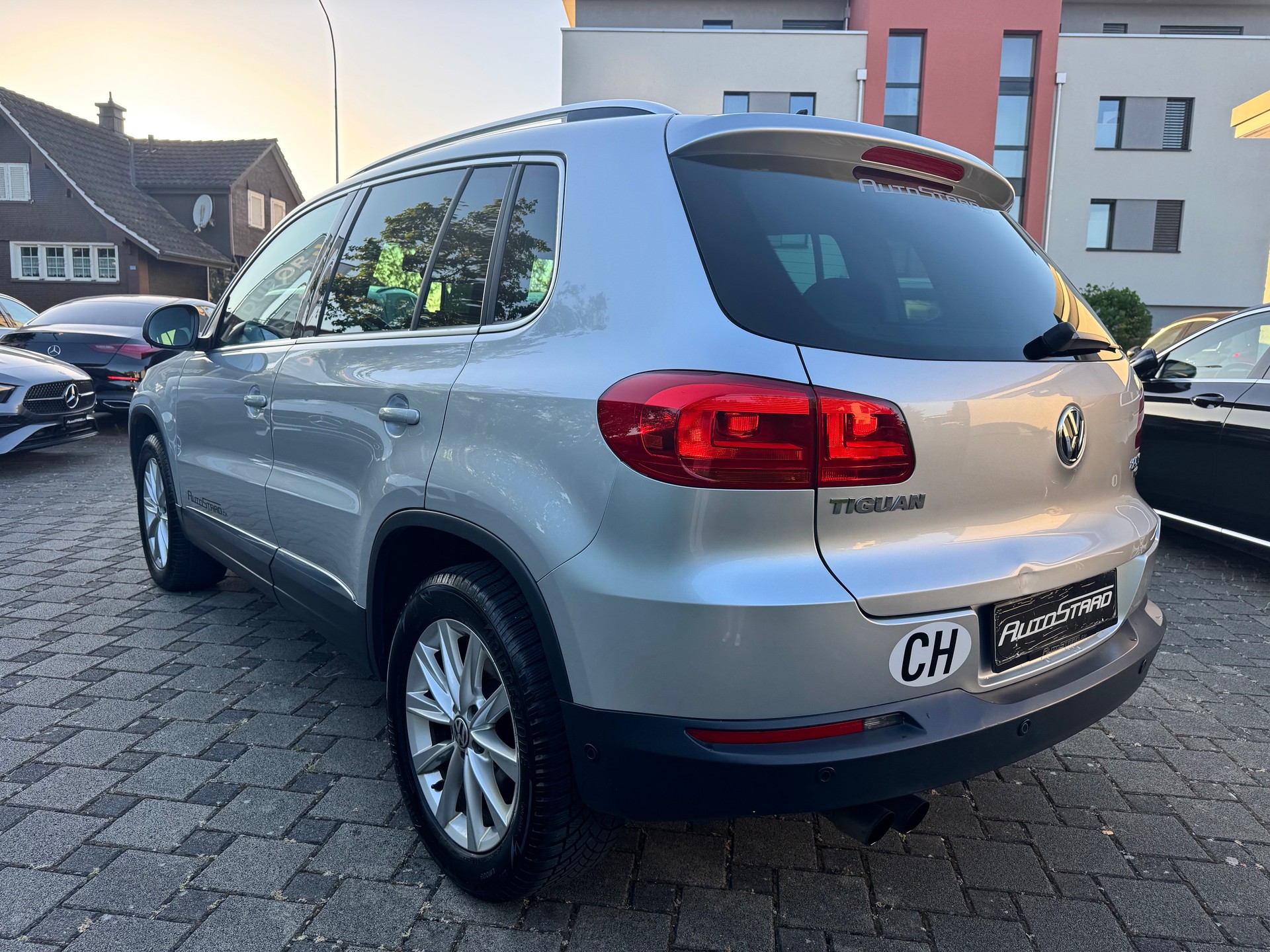 VW Tiguan 2.0 TSI Sport 4Motion-image-5